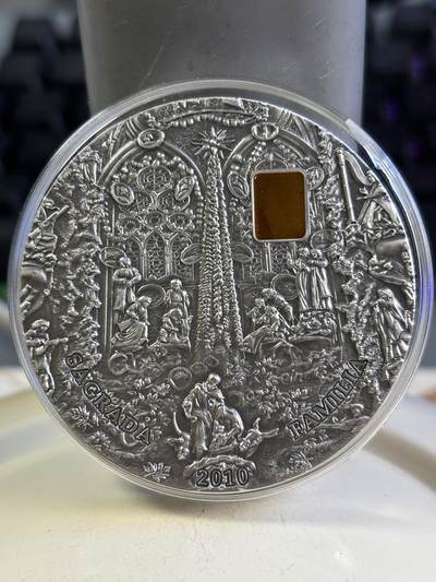 第193期拍卖 - 帕劳2010年10元仿古镶嵌银币 矿物艺术-圣家堂（巴塞罗那） 2盎司999银 发行量：2500 带证，塑料盒有裂痕