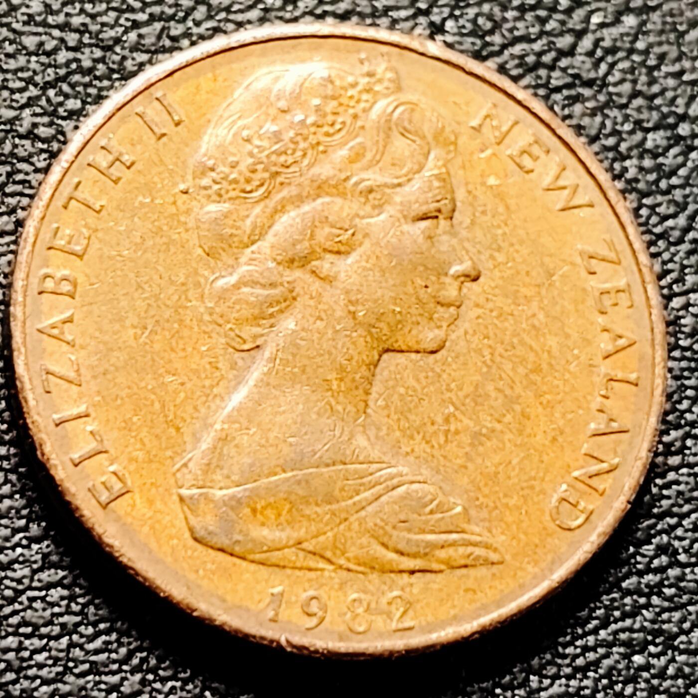 泉币菌-第212场-拍品多 请提前出价（工作最近较忙 发货不及时，望理解） 。