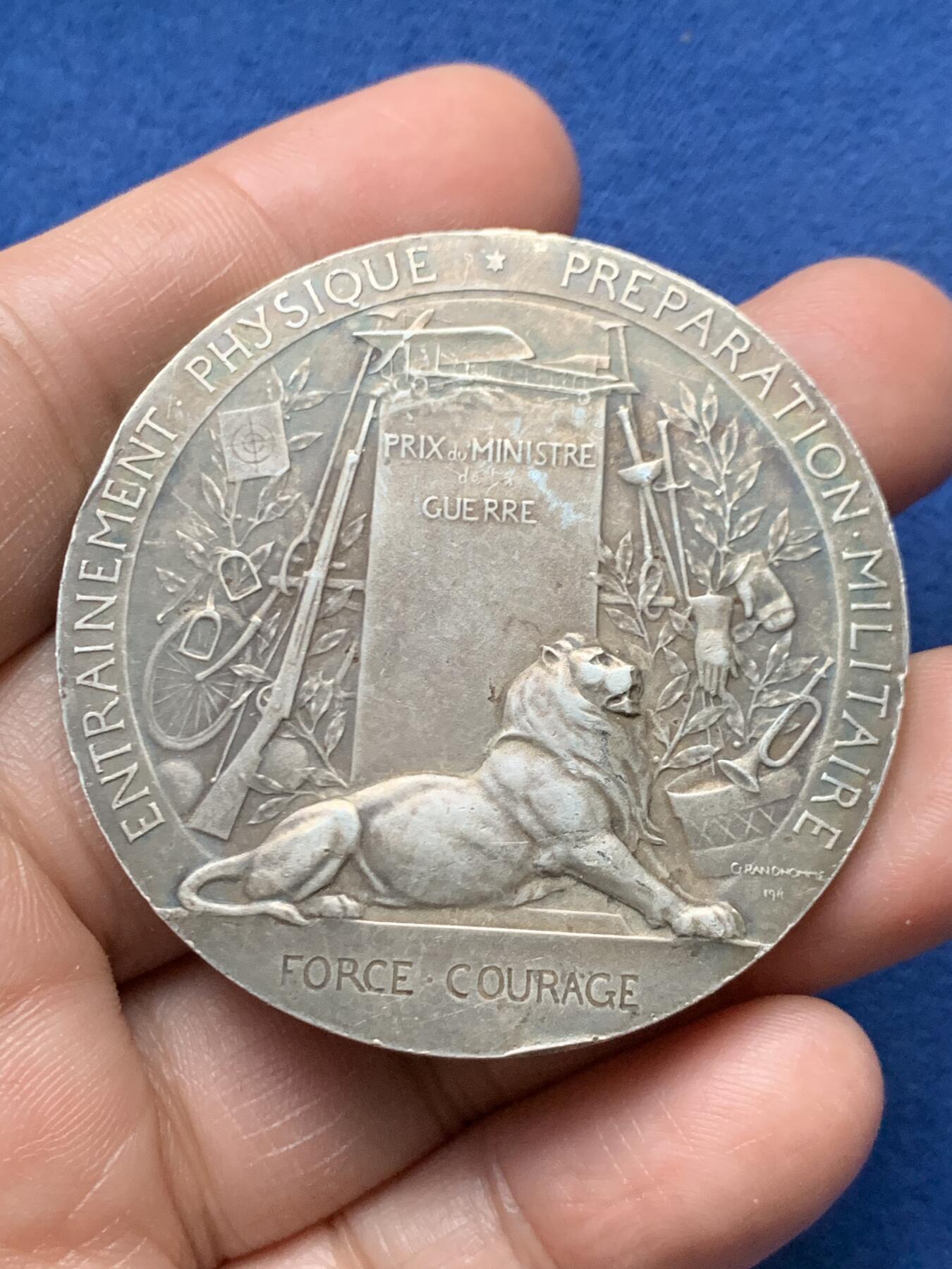 《竞宝斋》第472场 周日，周一，周二 3场连拍 （全场包邮）欢迎送拍 法国军事准备银章，61.9克，直径49.5毫米，丰饶角1argent边铭，边有轻磕