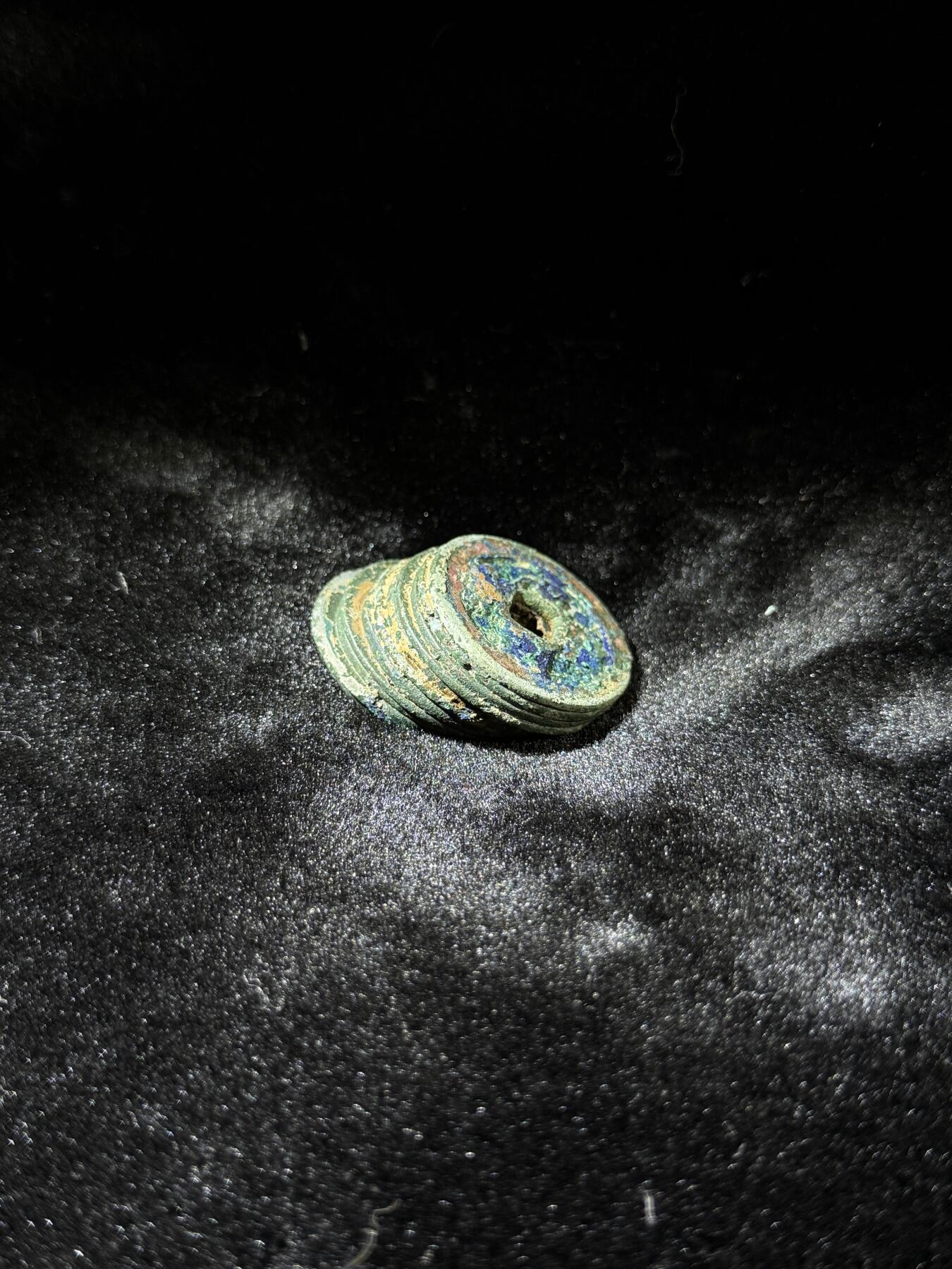 戎马世界章牌大赏，铜钱场 元佑折二钱筒子，11连，最后是小平钱