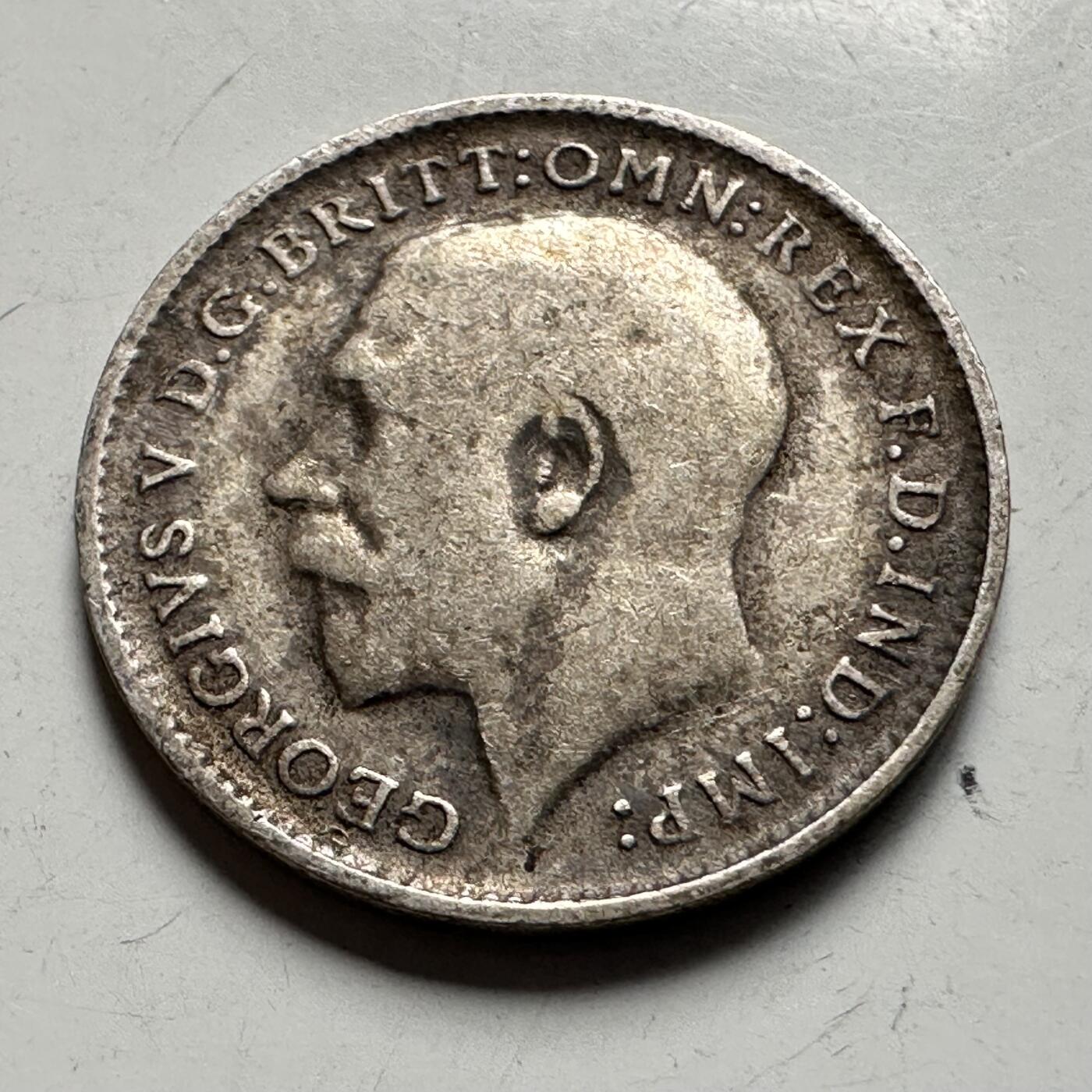 🌹外币初藏🌹🐯2026年第30场   每周二四六晚8️⃣点 接代拍 英国1914年 乔治五世 3便士 银币 92.5%银 1.41克 16毫米