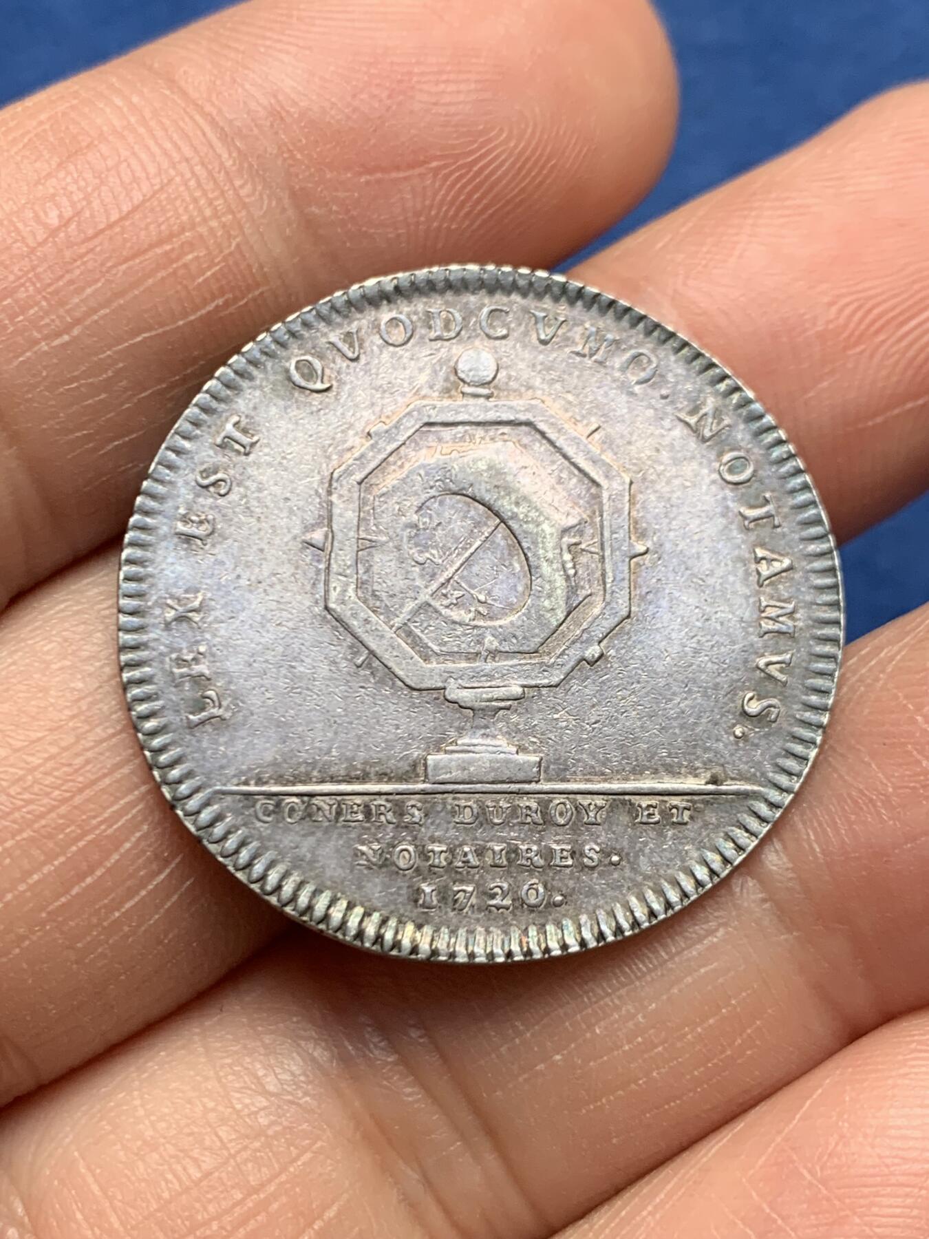 《竞宝斋》第472场 周日，周一，周二 3场连拍 （全场包邮）欢迎送拍 法国路易十五头像巴黎公证人银质代币，8.19g，30.6mm