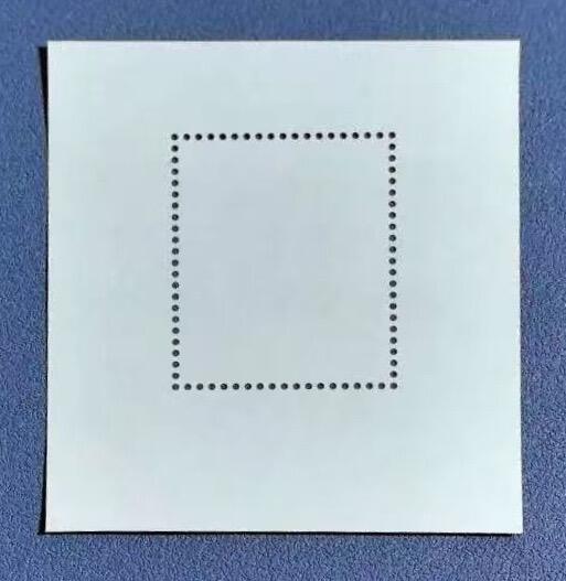 1979年“国徽”小型张1枚。