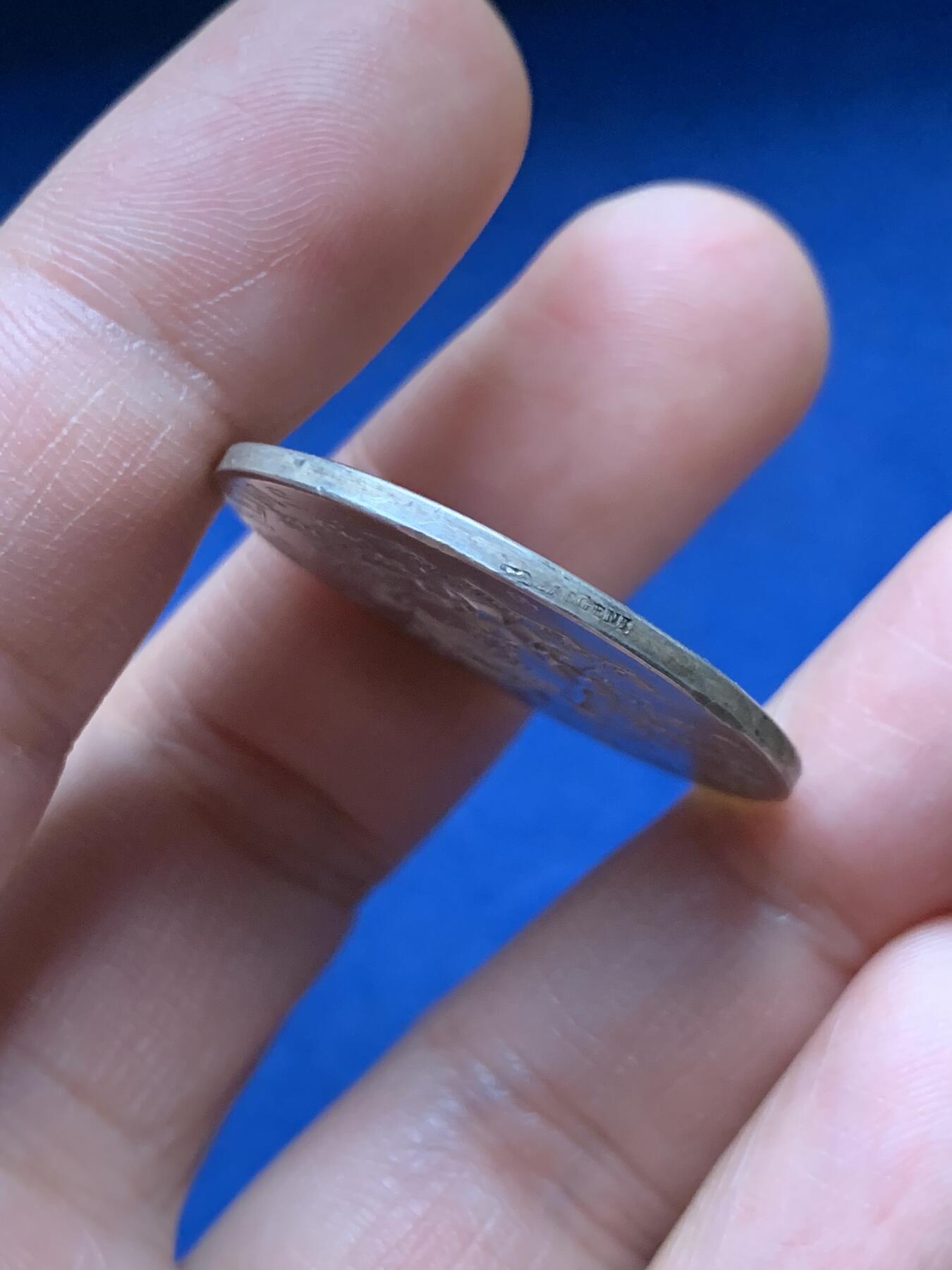 《竞宝斋》第472场 周日，周一，周二 3场连拍 （全场包邮）欢迎送拍 法国19世纪末储蓄银行银章 32mm 15.69g 丰饶角2银标