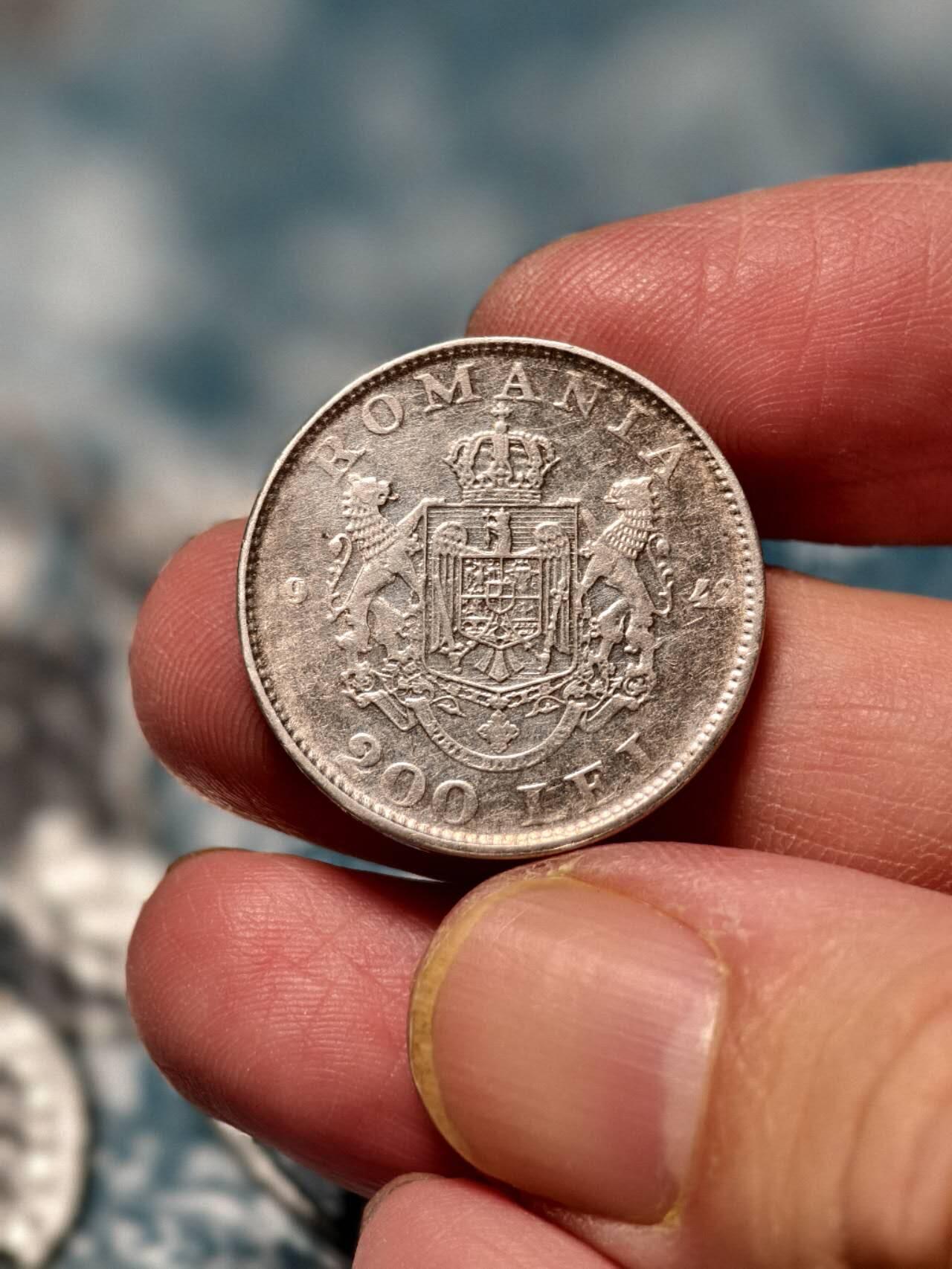 抚柳草堂-第十七期章牌钱币  奖章勋章限时免佣 满百包邮 放漏专场 1942罗马尼亚王国米哈伊尔一世200列伊银币 重6.1g 原光细节好