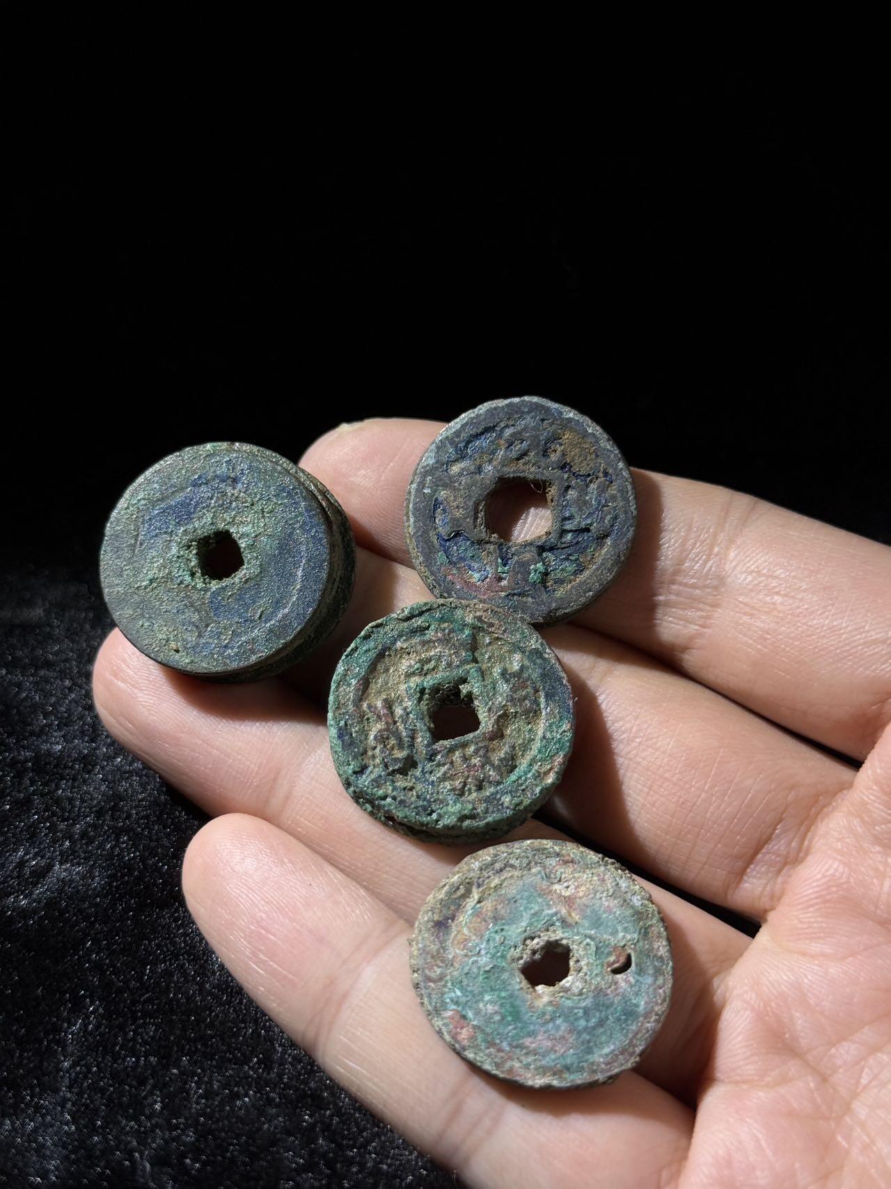 戎马世界章牌大赏，铜钱场 宋小平钱饼子一组，四联➕三个二联