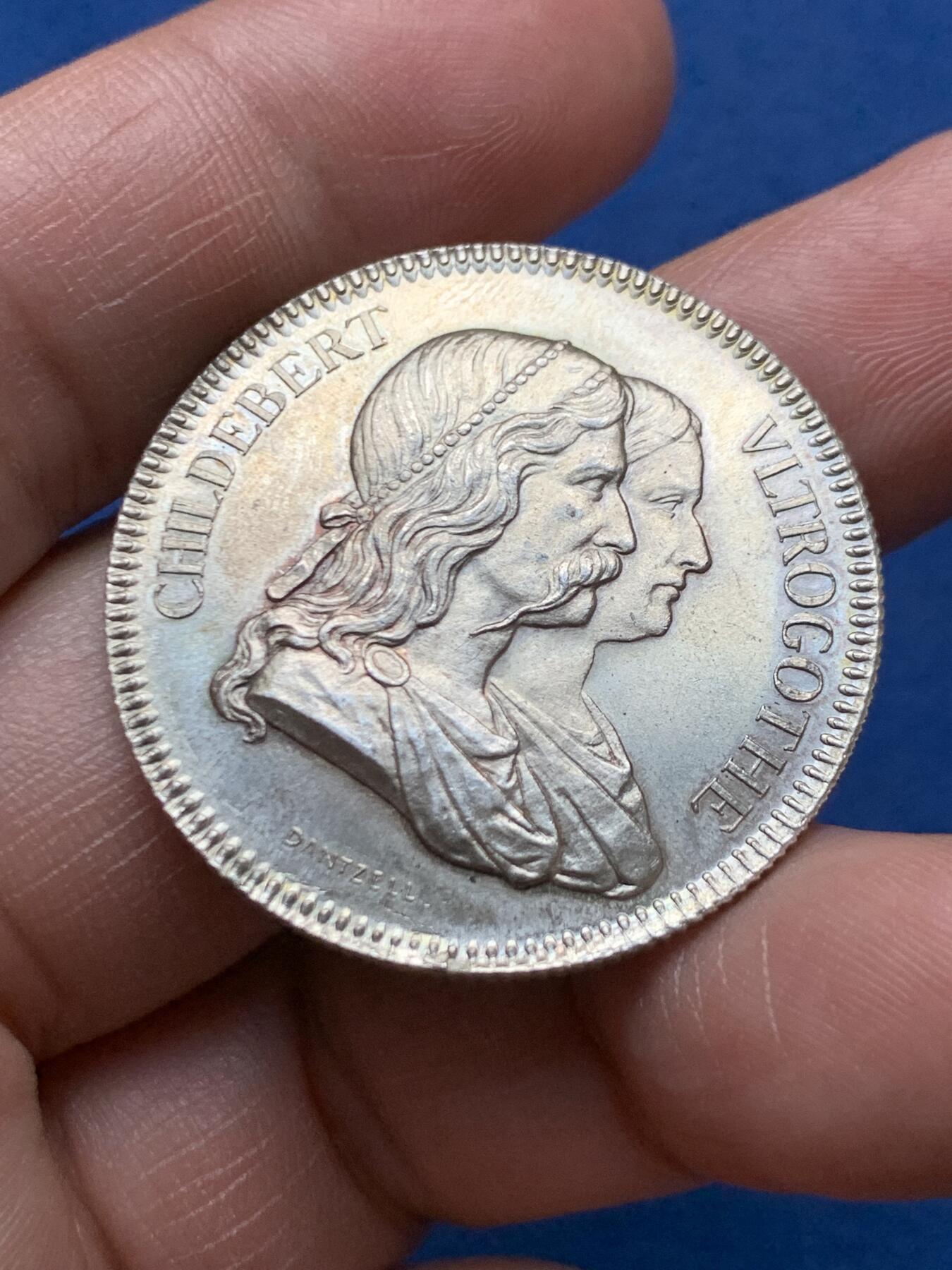 《竞宝斋》第472场 周日，周一，周二 3场连拍 （全场包邮）欢迎送拍 法国里昂市立医院总理事会银质代币 15.65克 34.8mm