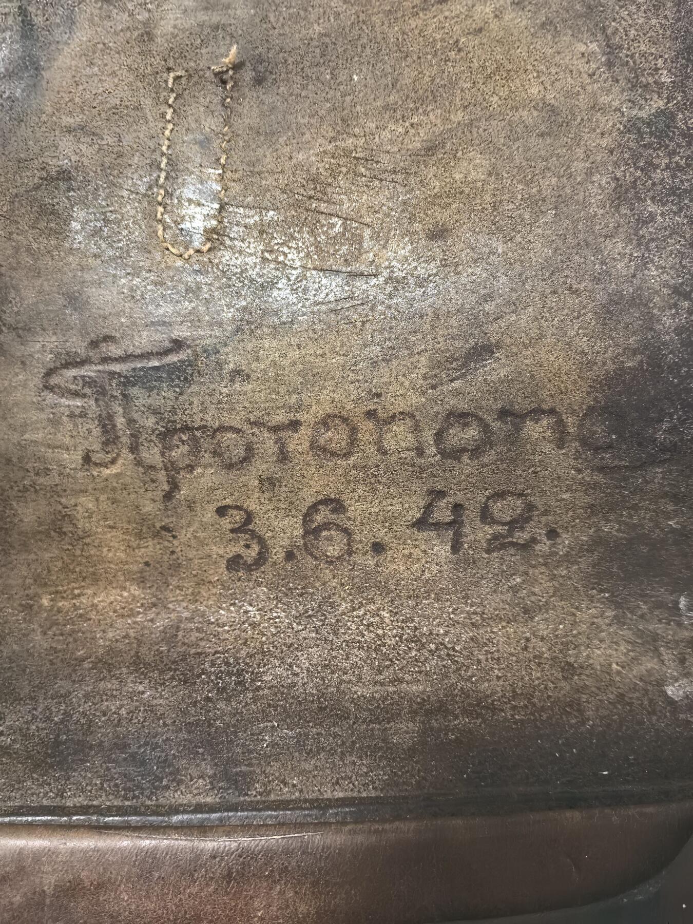 苏联勋章奖章拍卖 本次有亚捏，苏联艺术家，2次英雄的奖状，国际运动员全套等好货 不要错过 3月20日晚上九点结束在麦稀奇 找不到的加我qq或者微信都是184277308备注苏章拍卖。