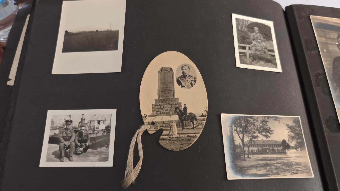 东亚勋章徽章主题拍卖 ⑨ 日军相册一本 要大量中国战场照片 飞机 租界巡警 马匹 合影 日式装备 还有不太好的照片等（ 极其珍贵 数量巨多分上中下三次才能展示完全 希望能都看一下 要部分可能上传重复130多张 （上）（一个上穿不完所以还有下 请在次出价）