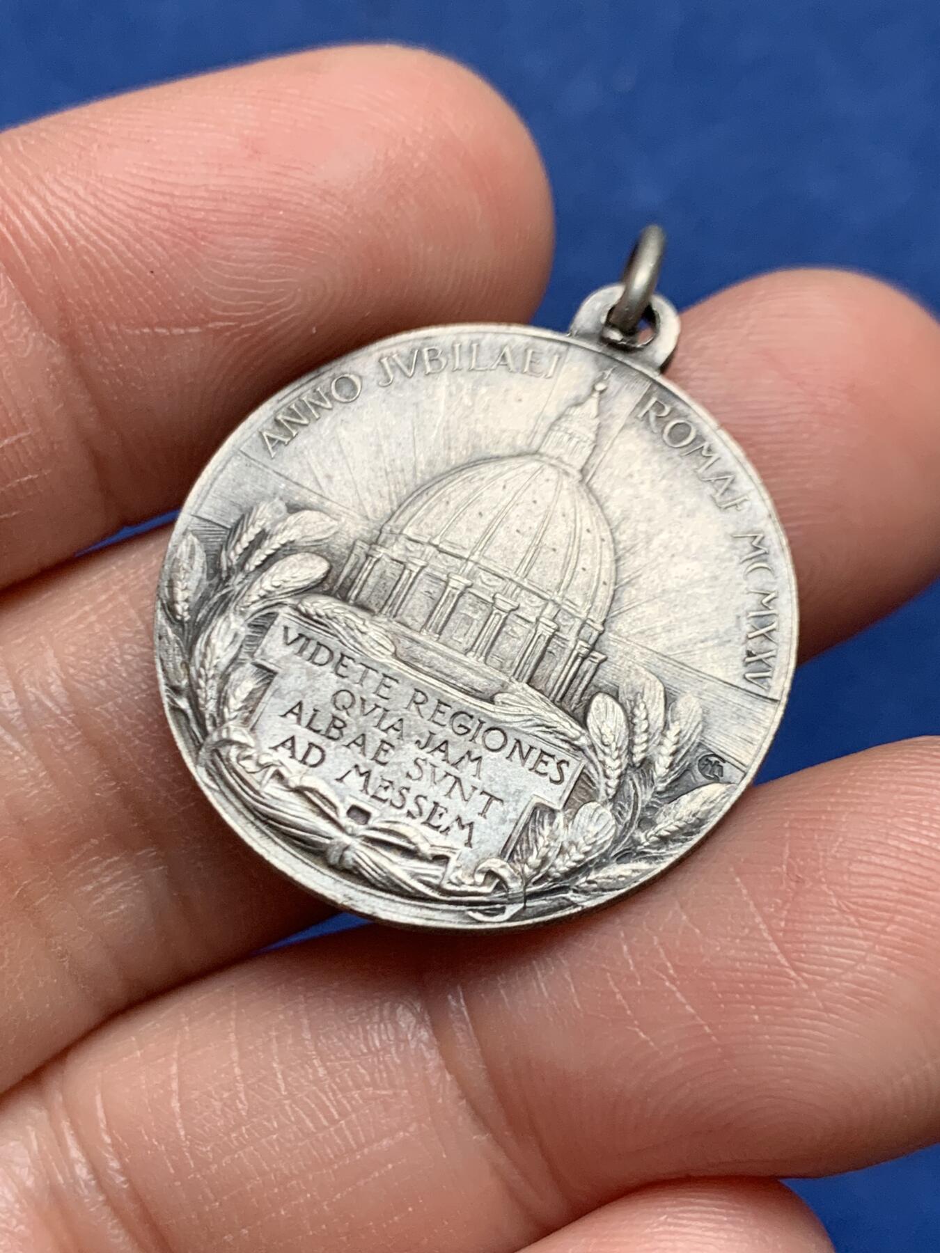 《竞宝斋》第472场 周日，周一，周二 3场连拍 （全场包邮）欢迎送拍 1925年梵蒂冈圣年 教皇庇护十一世（禧年）纪念章 7.07克 26.2mm