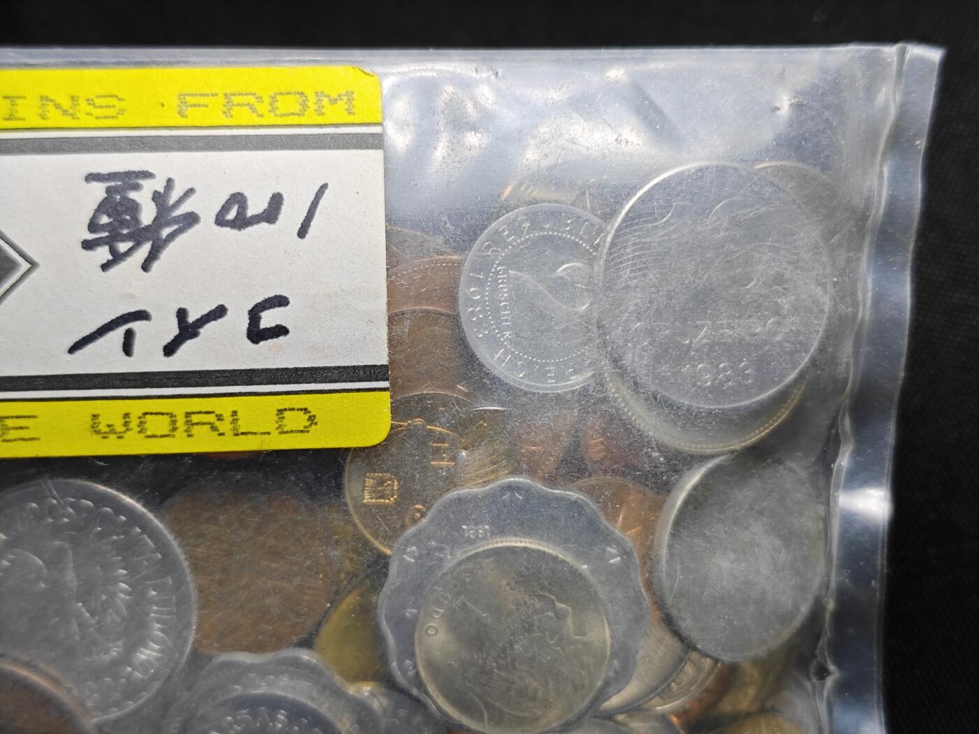 KK钱币收藏小铺   套币专场 2月预留时间 周末发货  外国硬币100种 好品