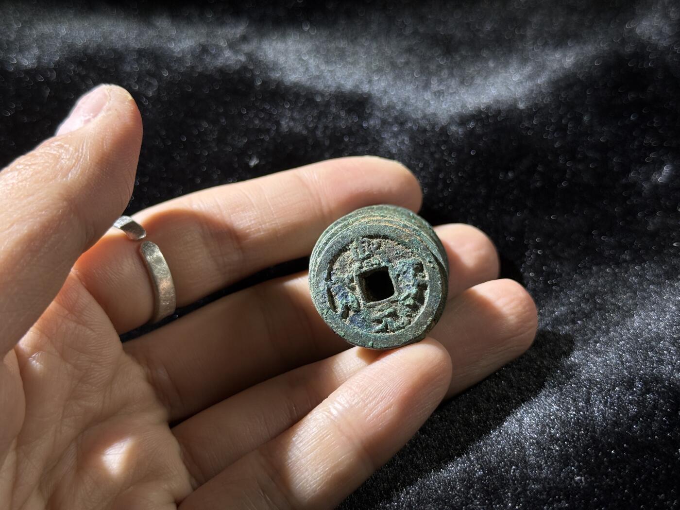 戎马世界章牌大赏，铜钱场 宋小平钱筒子，十七联