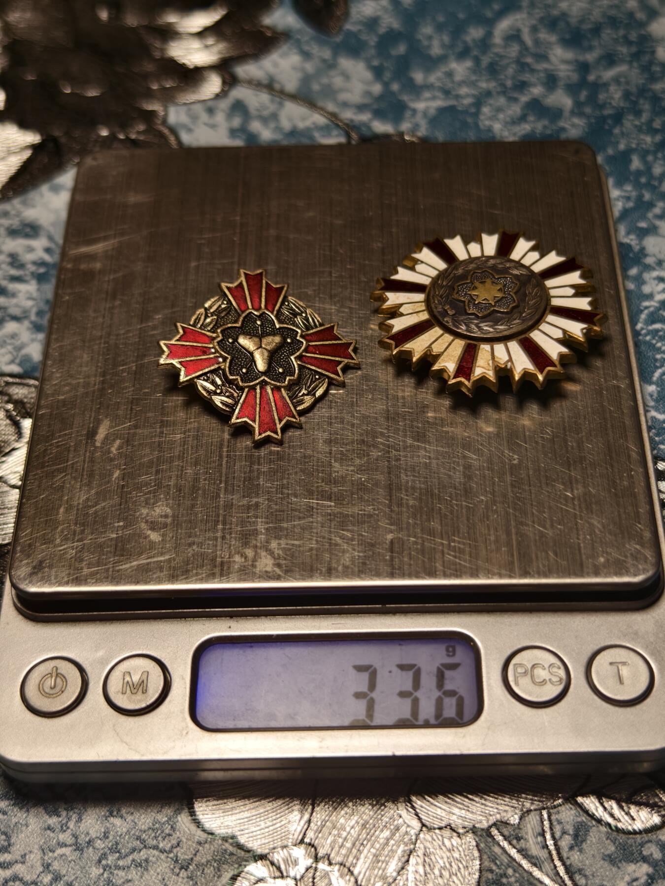 抚柳草堂-第十七期章牌钱币  奖章勋章限时免佣 满百包邮 放漏专场 日本消防章两枚 铜质镀金珐琅 做工不错