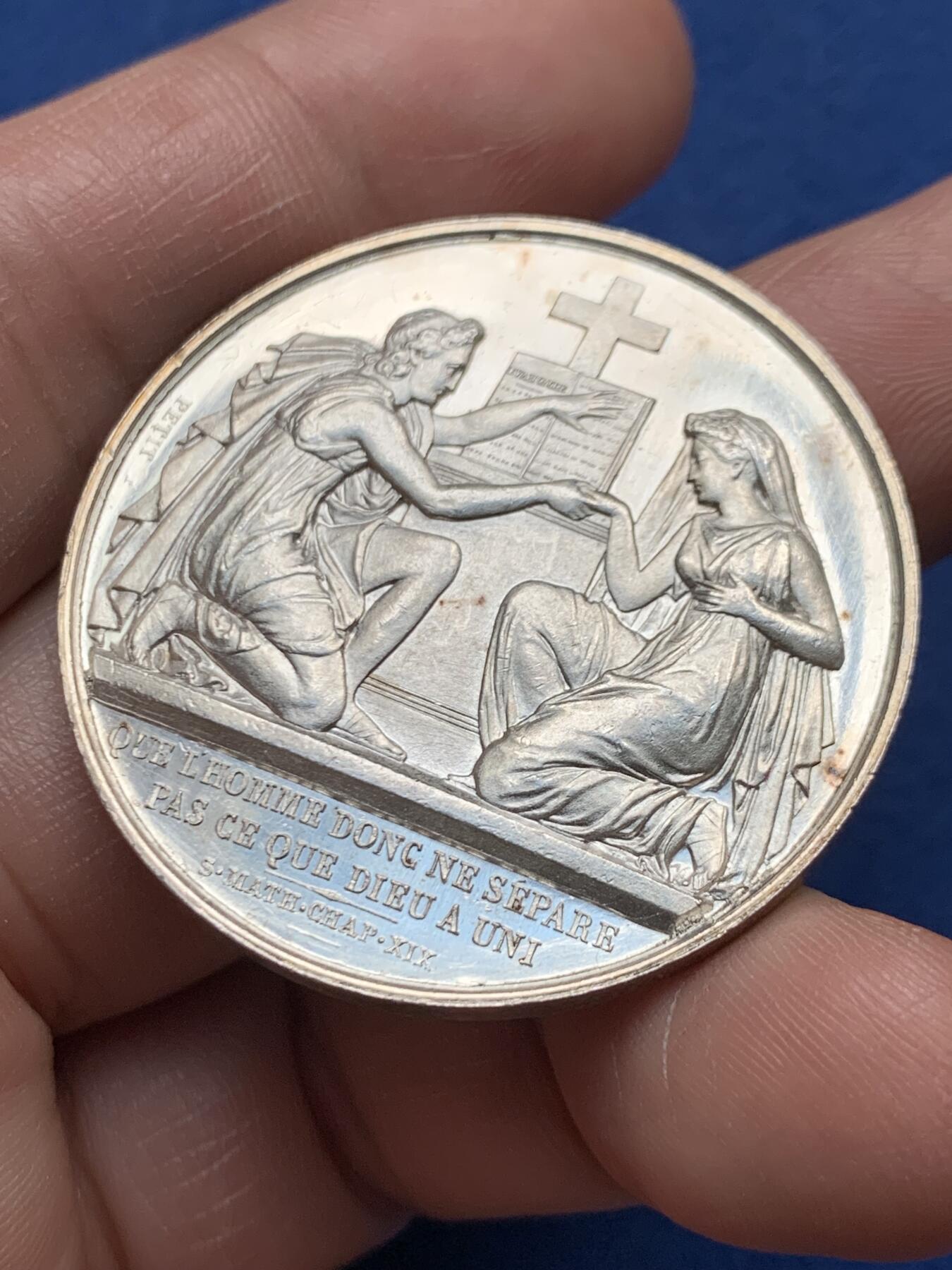 《竞宝斋》第472场 周日，周一，周二 3场连拍 （全场包邮）欢迎送拍 法国婚姻与爱情纪念银章，25g，39mm，蜜蜂边铭