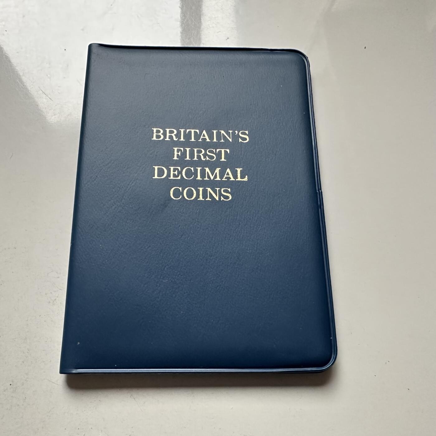🌹外币初藏🌹🐯2026年第30场   每周二四六晚8️⃣点 接代拍 英国新便士5枚套原装册 b