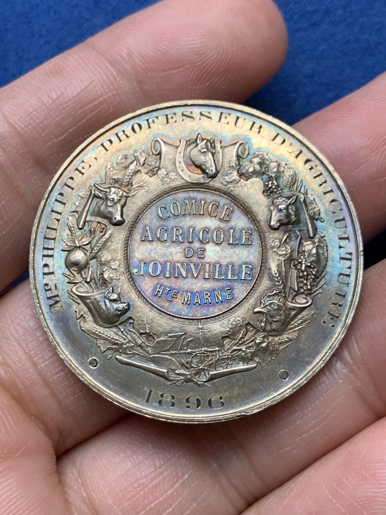 《竞宝斋》第472场 周日，周一，周二 3场连拍 （全场包邮）欢迎送拍 法国上马恩省茹安维尔农业协会银章，25.09g，38.4mm，边铭：密涅瓦+950/1000argent，状态极好带原盒