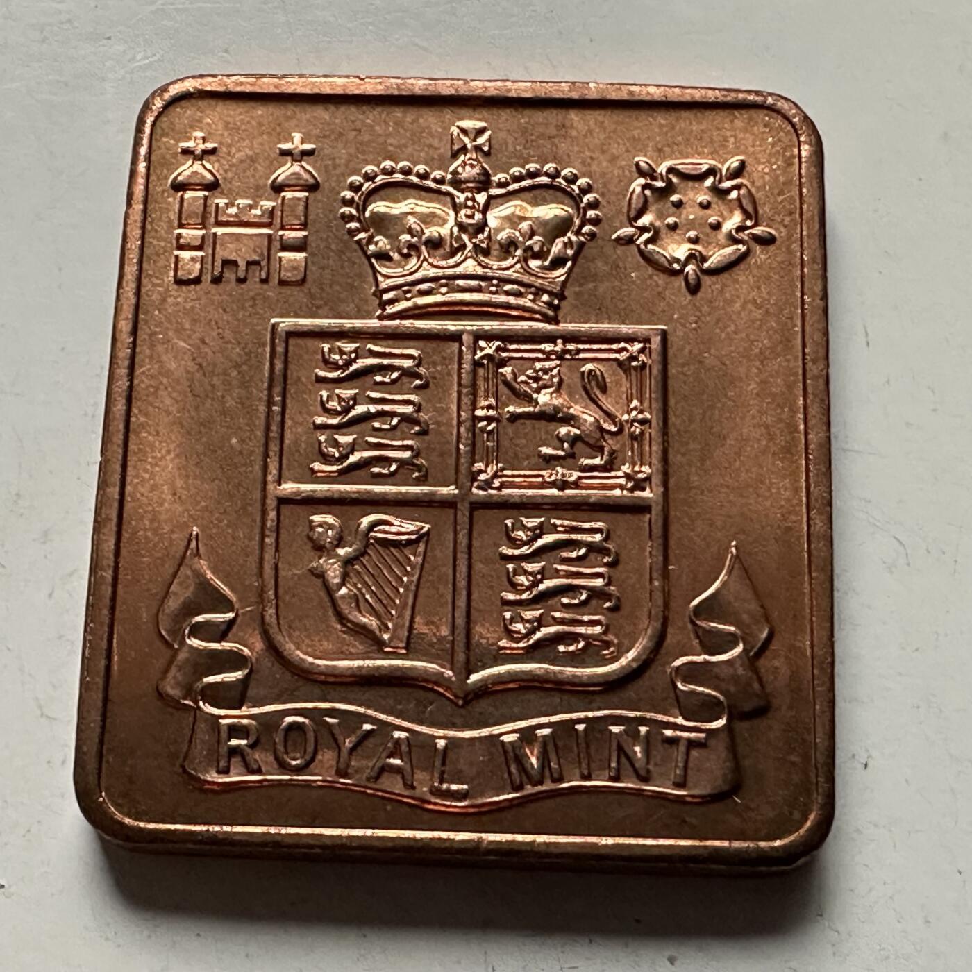 🌹外币初藏🌹🐯2026年第30场   每周二四六晚8️⃣点 接代拍 英国皇家铸币局1973官方套币配套纪念章 铜质收藏款