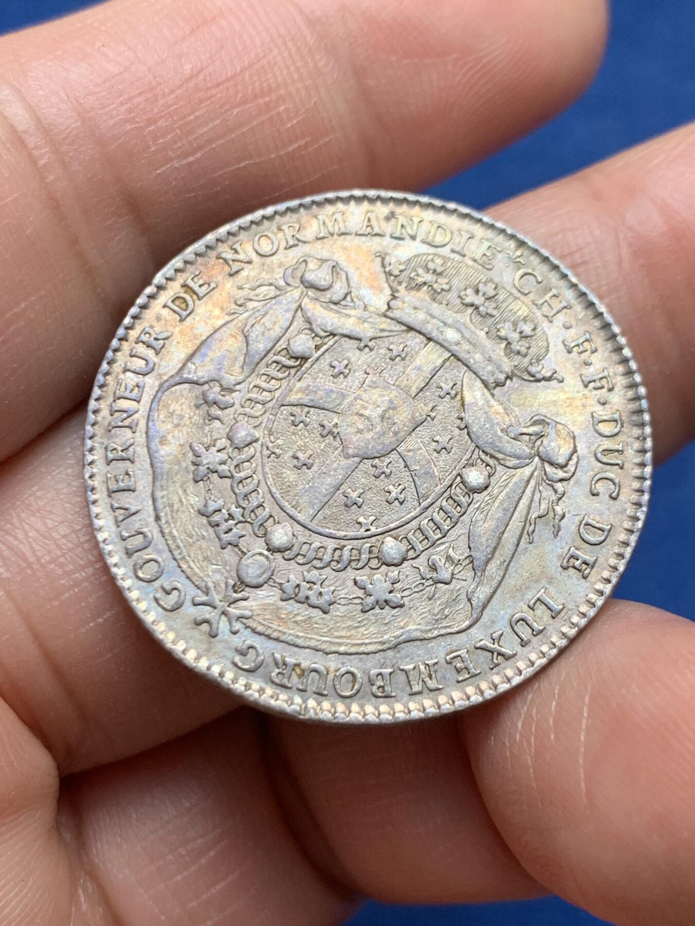 《竞宝斋》第472场 周日，周一，周二 3场连拍 （全场包邮）欢迎送拍 法国诺曼底总督弗朗索瓦·弗雷德里克·德·蒙莫朗西-卢森堡族徽银质代币，8.67g，30.8mm