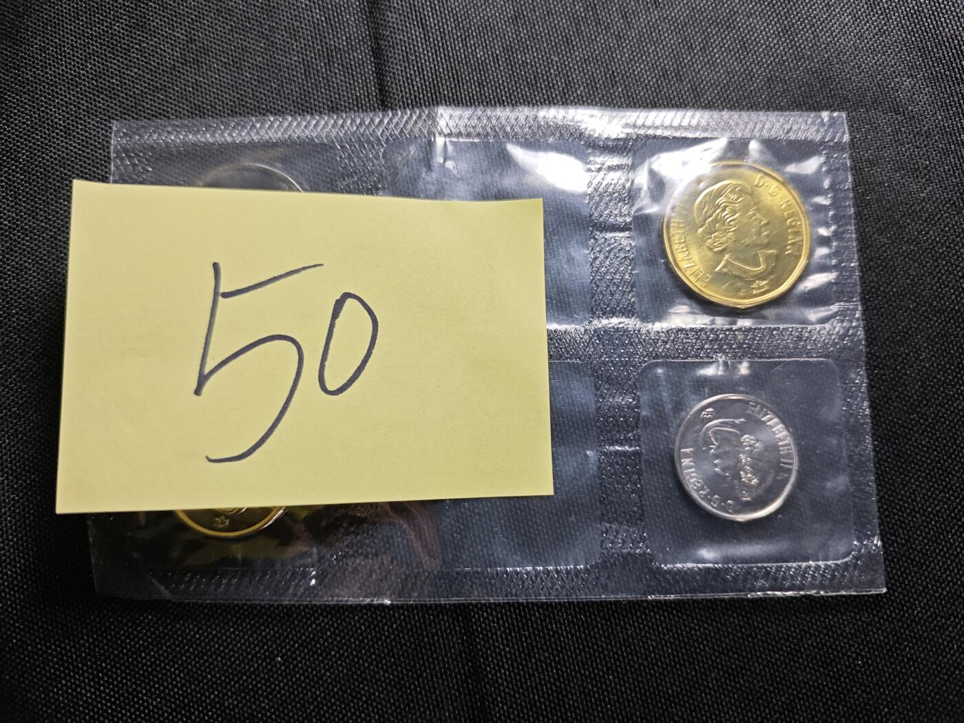 KK钱币收藏小铺   套币专场 2月预留时间 周末发货  2017加拿大纪念套币 带彩色纪念币 原塑封