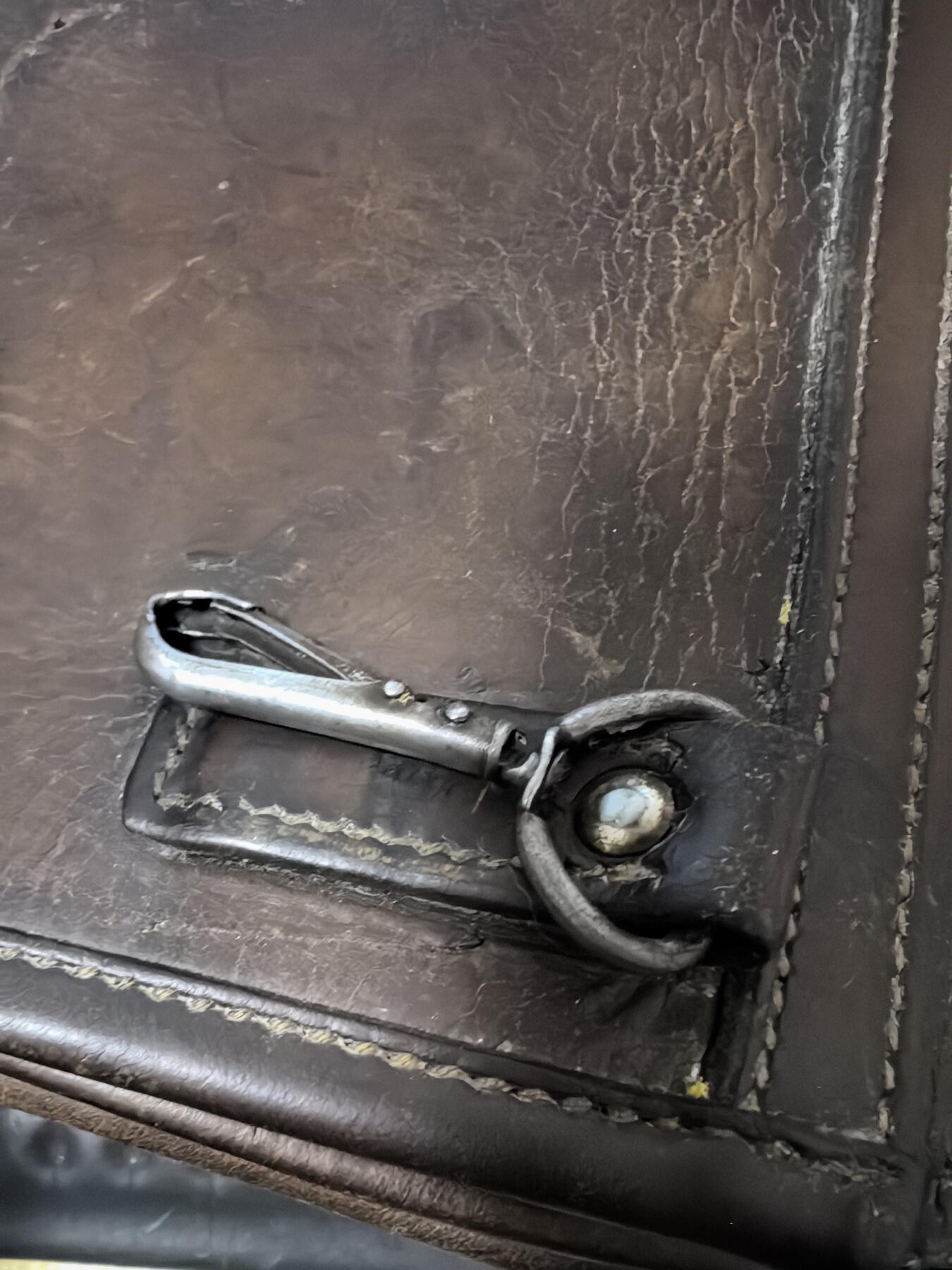 苏联勋章奖章拍卖 本次有亚捏，苏联艺术家，2次英雄的奖状，国际运动员全套等好货 不要错过 3月20日晚上九点结束在麦稀奇 找不到的加我qq或者微信都是184277308备注苏章拍卖。