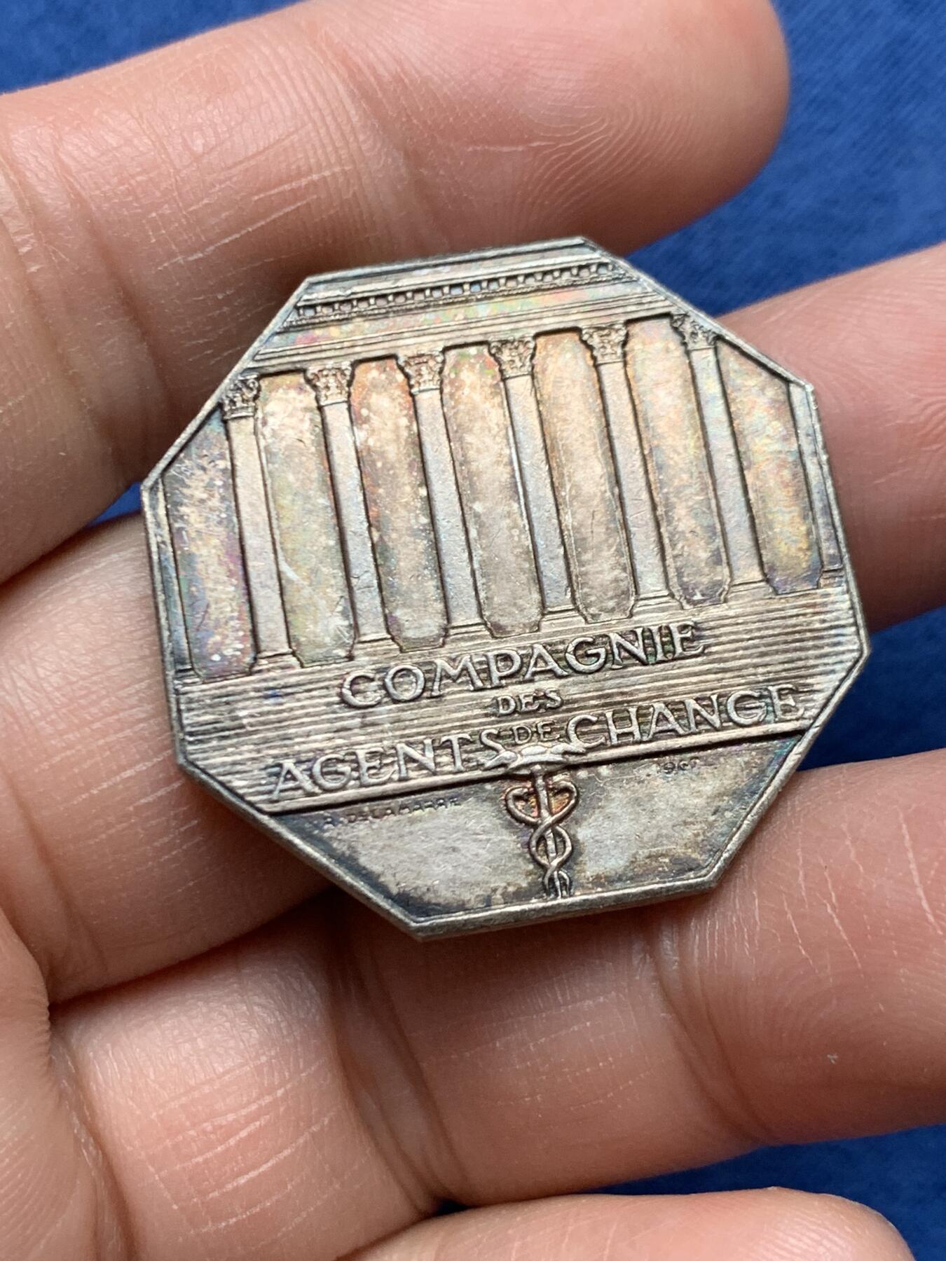 《竞宝斋》第472场 周日，周一，周二 3场连拍 （全场包邮）欢迎送拍 法国八角银质代币，昂热市股票证券交易所，21.66g，32.2mm，丰饶角1边铭，含银95%