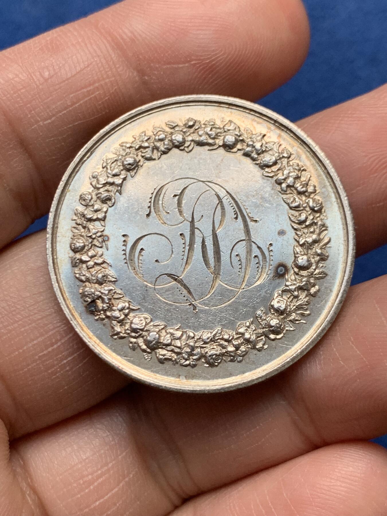 《竞宝斋》第472场 周日，周一，周二 3场连拍 （全场包邮）欢迎送拍 法国婚姻与爱情纪念银章，15.55g，33.6mm，蜜蜂边铭