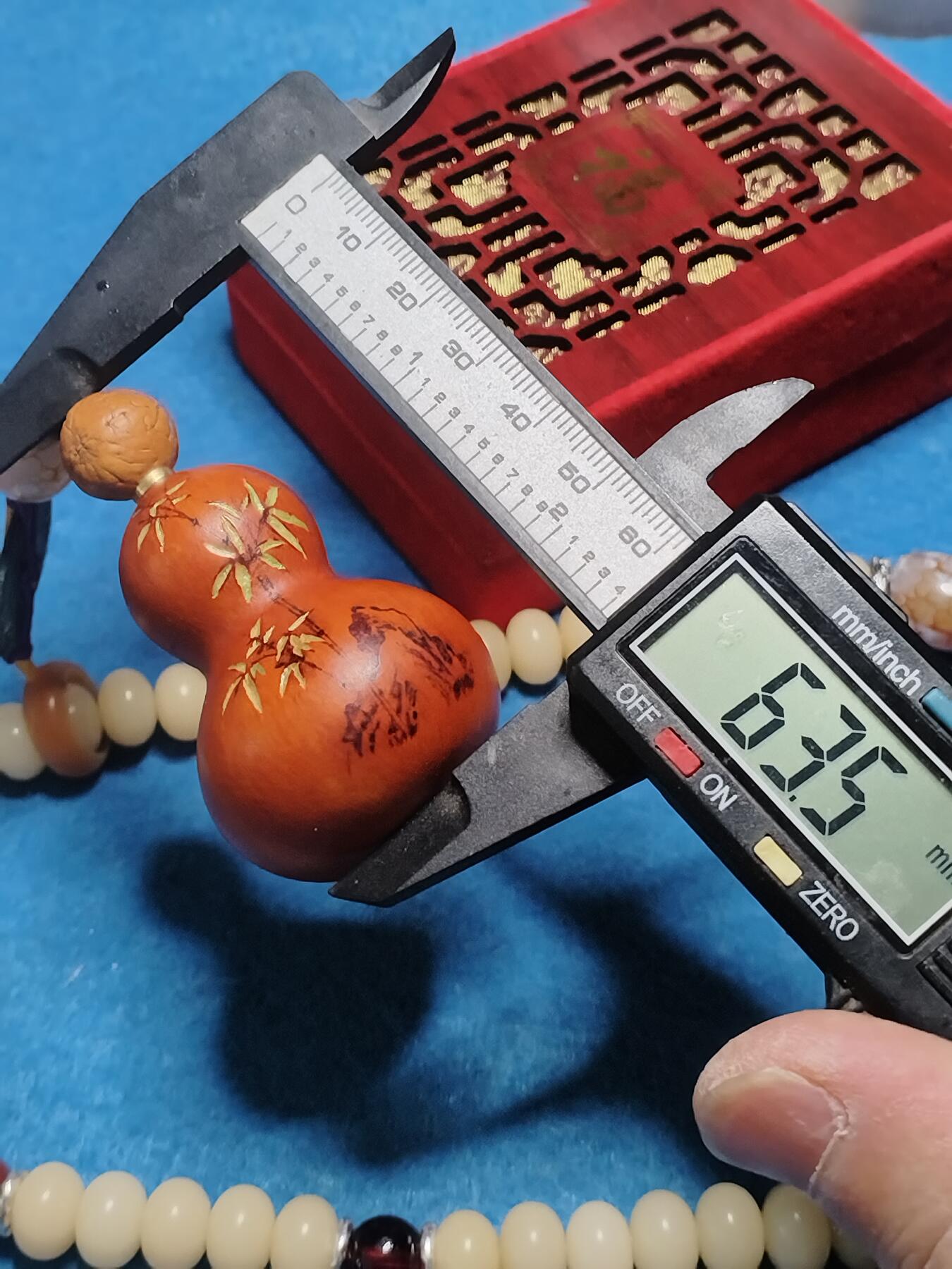 竹石清音 荧光彩绘葫芦 古钱币吉祥挂件