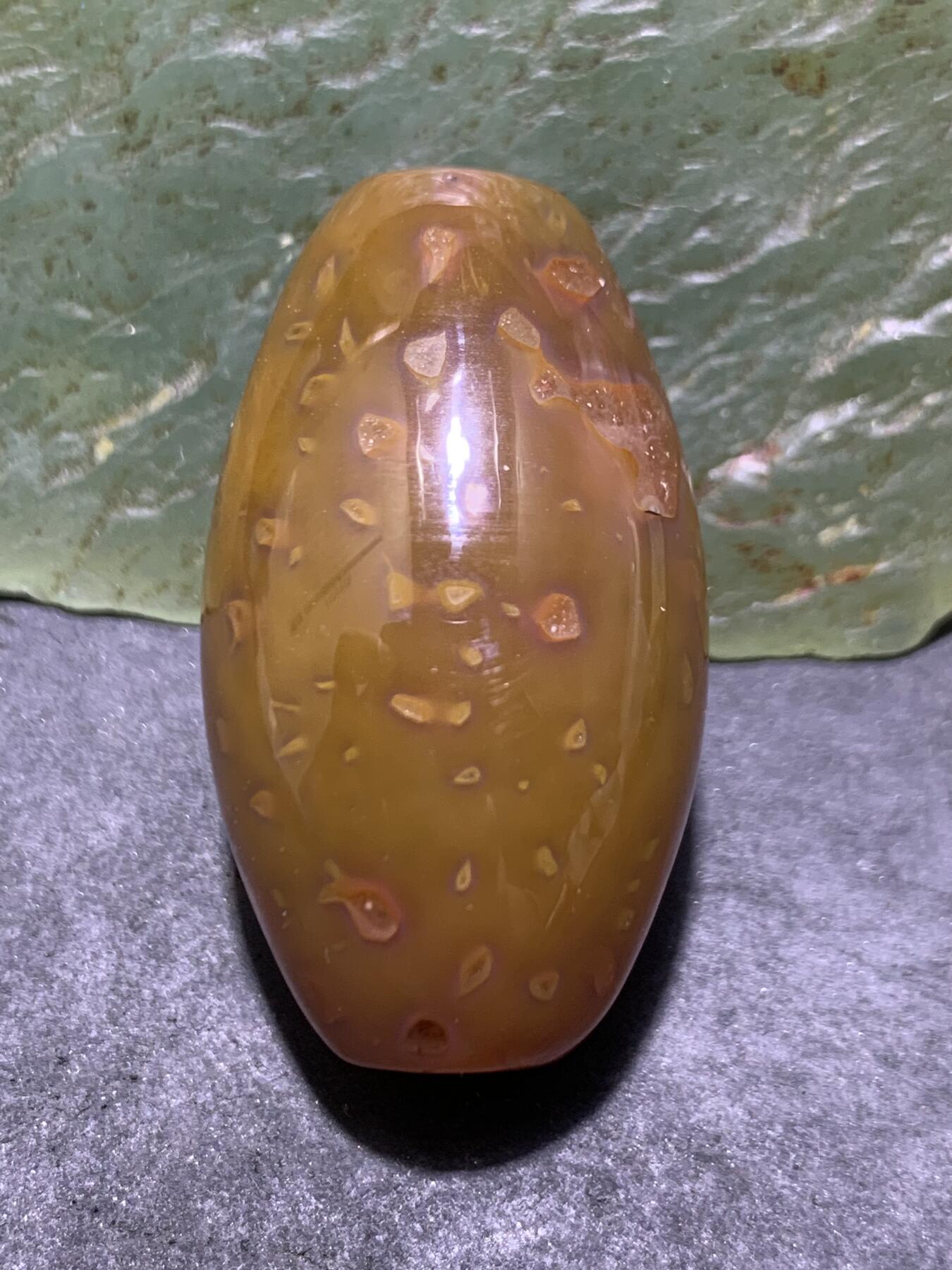 精美冻料冰飘战国红玛瑙随形大桶珠一颗！