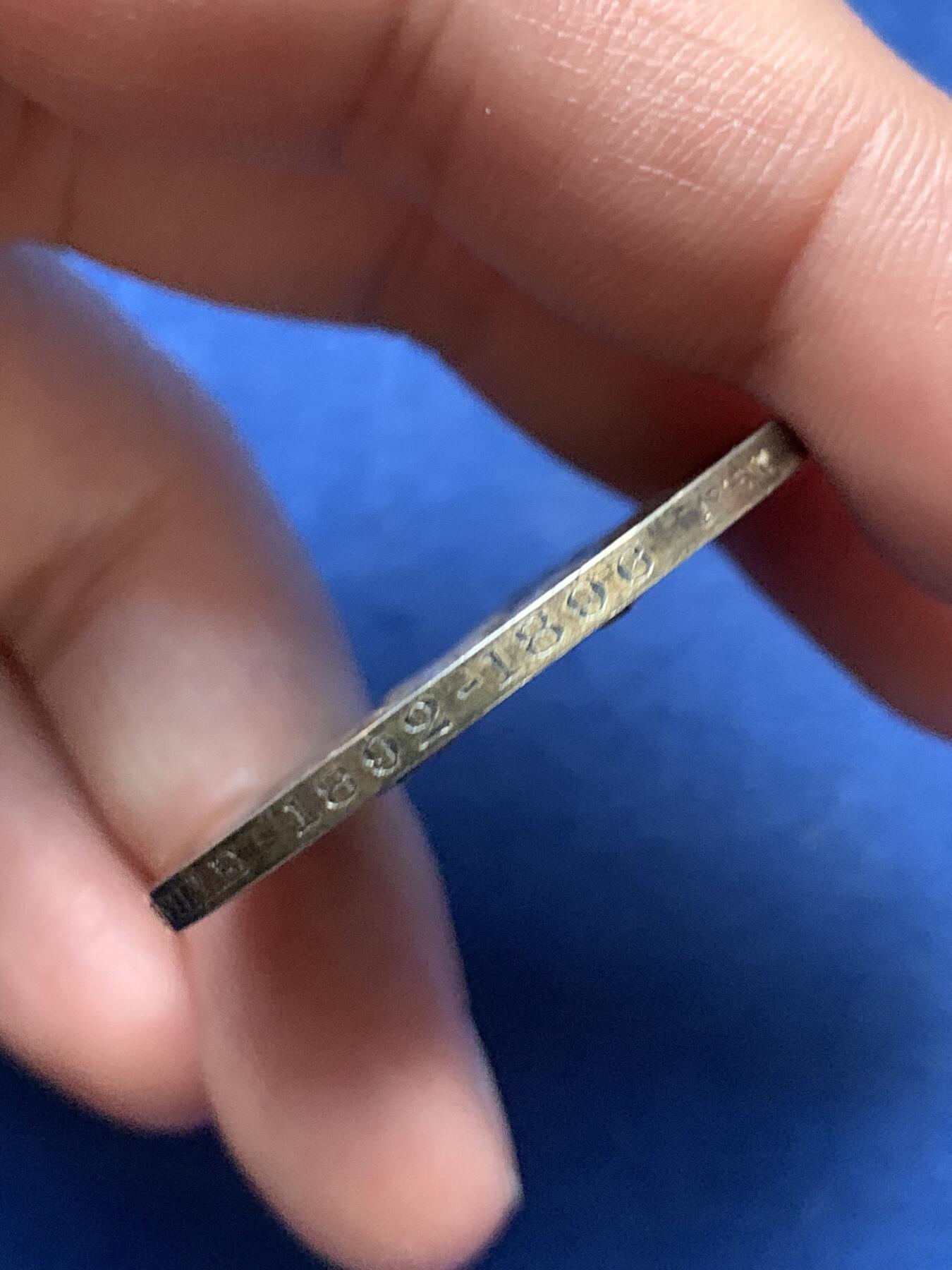 《竞宝斋》第472场 周日，周一，周二 3场连拍 （全场包邮）欢迎送拍 法国上马恩省茹安维尔农业协会银章，25.09g，38.4mm，边铭：密涅瓦+950/1000argent，状态极好带原盒