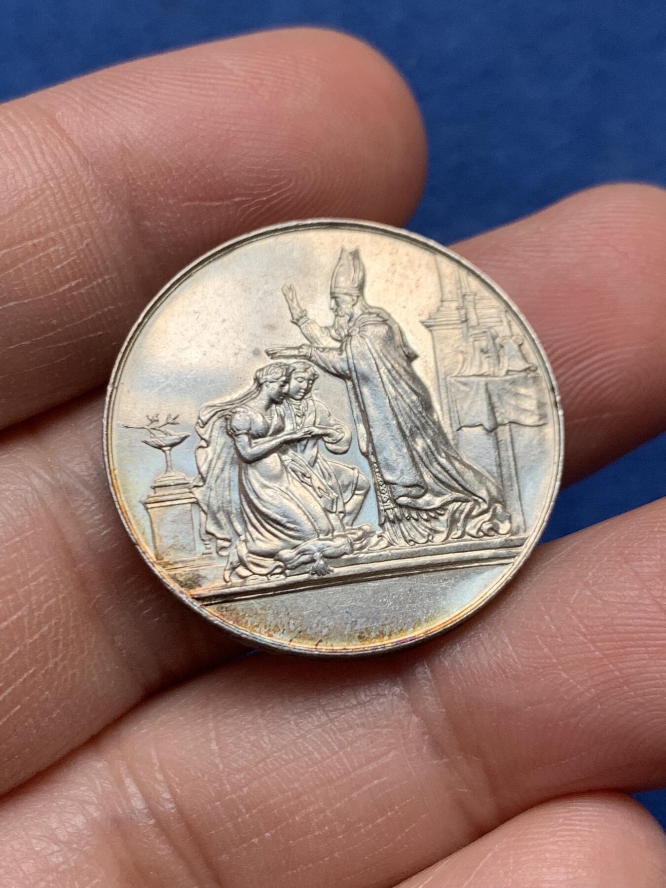 《竞宝斋》第472场 周日，周一，周二 3场连拍 （全场包邮）欢迎送拍 法国婚姻与爱情纪念银章，9.93g，27mm，丰饶角边铭