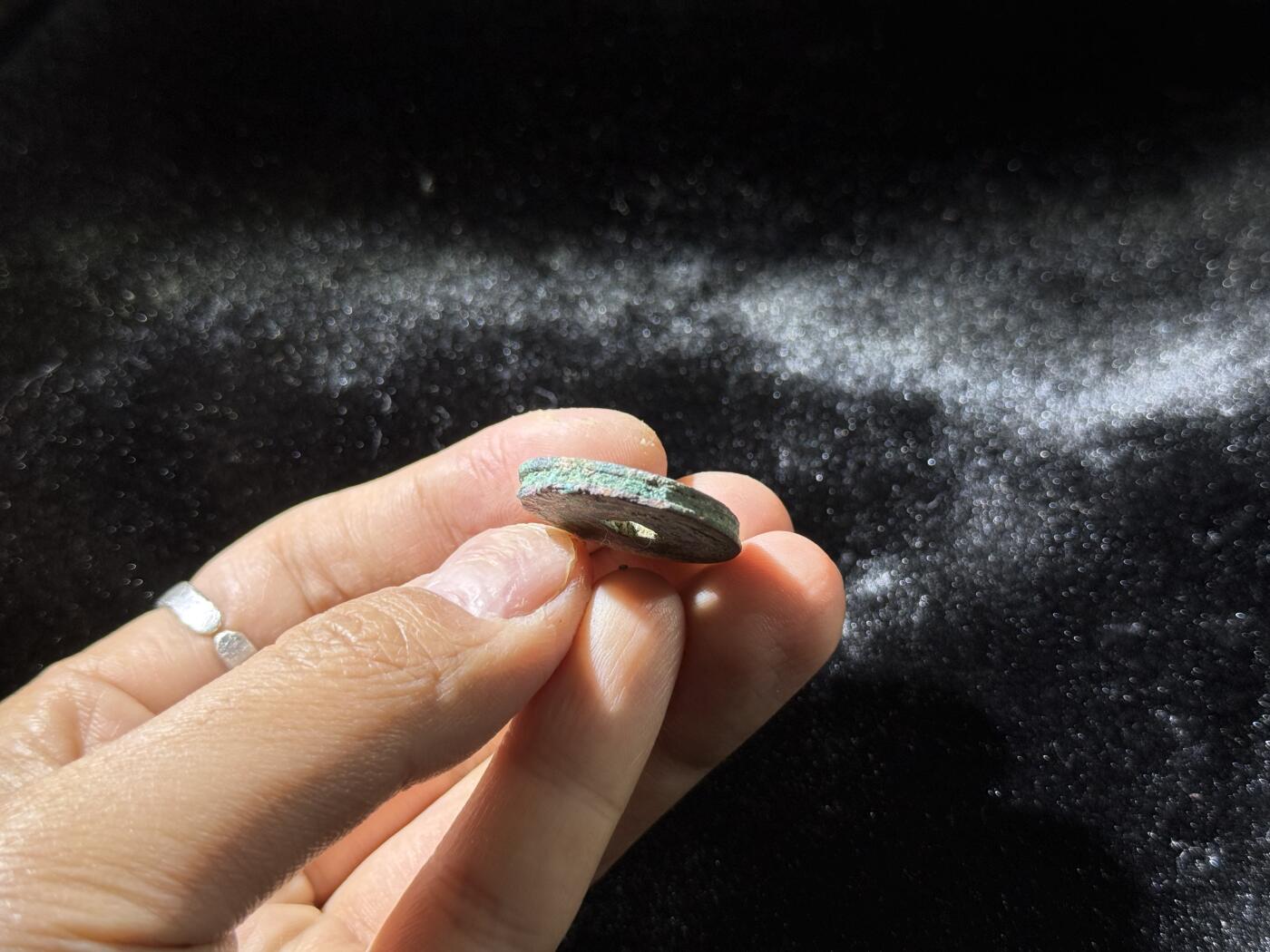 戎马世界章牌大赏，铜钱场 太平通宝小饼子，三联