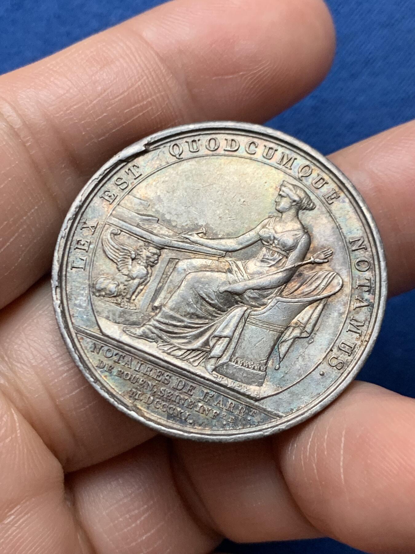 《竞宝斋》第472场 周日，周一，周二 3场连拍 （全场包邮）欢迎送拍 法国路易十八头像鲁昂公证人银质代币，19.04g，34.8mm，早期无边铭