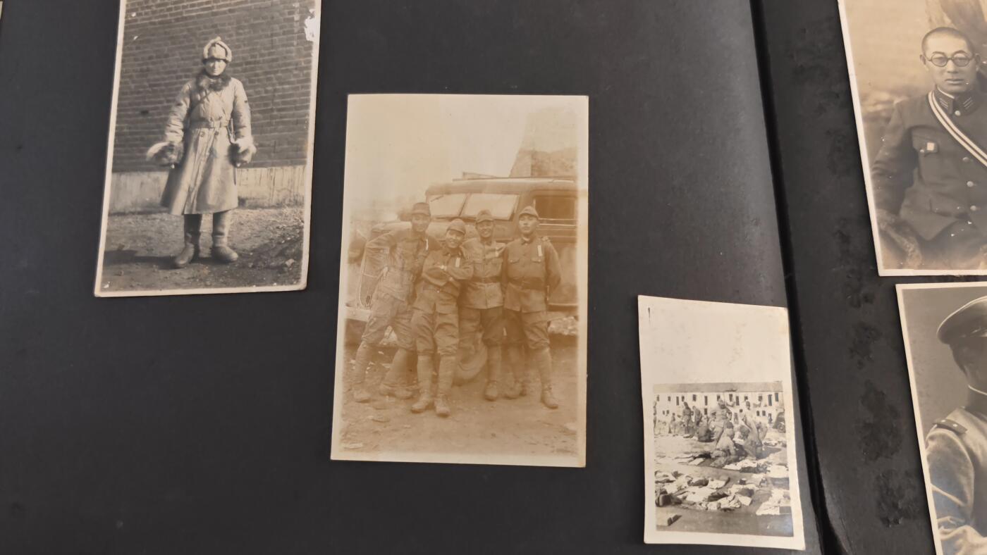 东亚勋章徽章主题拍卖 ⑨ 日军相册一本 要大量中国战场照片 飞机 租界巡警 马匹 合影 日式装备 还有不太好的照片等（ 极其珍贵 数量巨多分上中下三次才能展示完全 希望能都看一下 要部分可能上传重复130多张 （上）（一个上穿不完所以还有下 请在次出价）