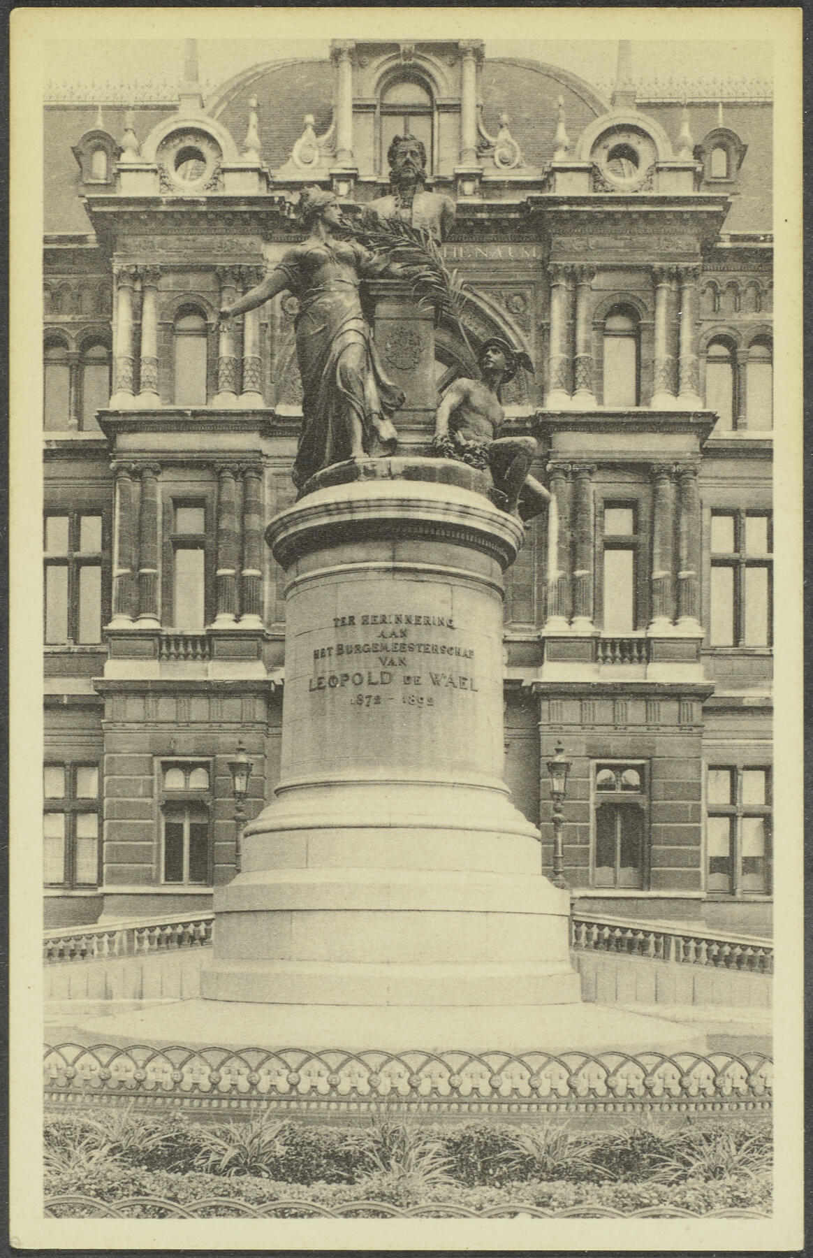 【俄甄集藏】2026年(049)03-18星期三 晚 19:30 全场包邮 比利时1897年纪念慈善家利奥波德·德·瓦尔纪念碑在布鲁塞尔落成镀银大铜章，NGC UNCD，设计精美，高浮雕，黄油彩老包浆，直径：67mm