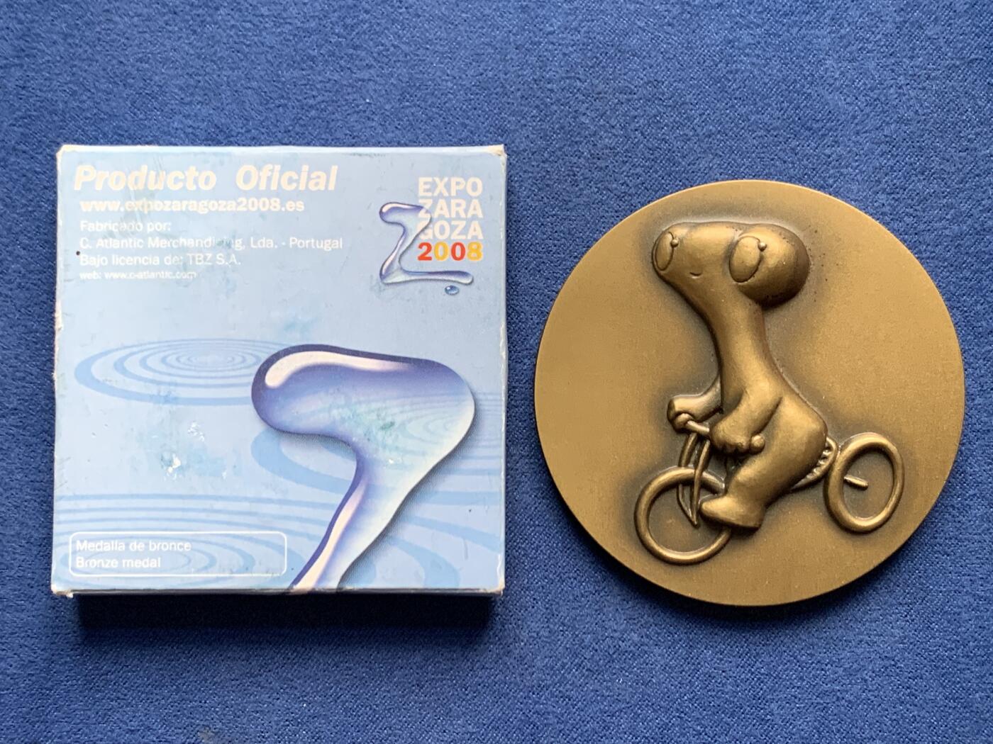 《竞宝斋》第472场 周日，周一，周二 3场连拍 （全场包邮）欢迎送拍 葡萄牙2008世博会纪念铜章，59.6mm，重约88g，原盒