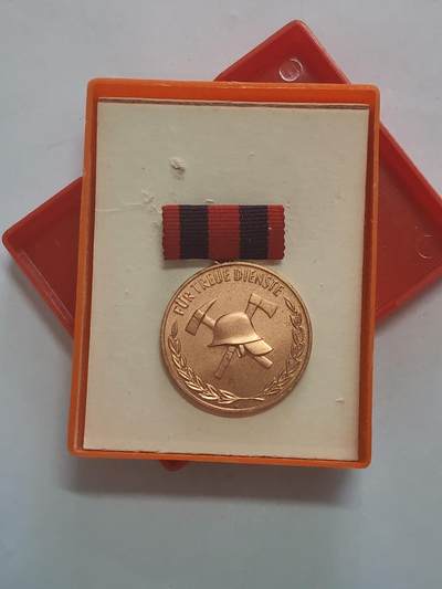 韵星假日军品类拍卖第47期 -- Rimey Holidays Militaria Auction 47 - 民主德国铜级消防忠诚服务奖章带原盒