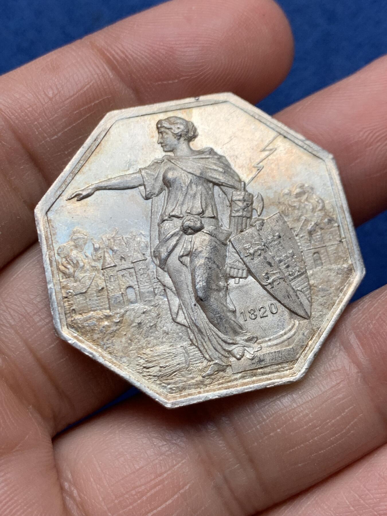 《竞宝斋》第472场 周日，周一，周二 3场连拍 （全场包邮）欢迎送拍 法国诺曼底火灾互助保险女神八角银质代币，19.6g，35.8mm，丰饶角银标边铭。