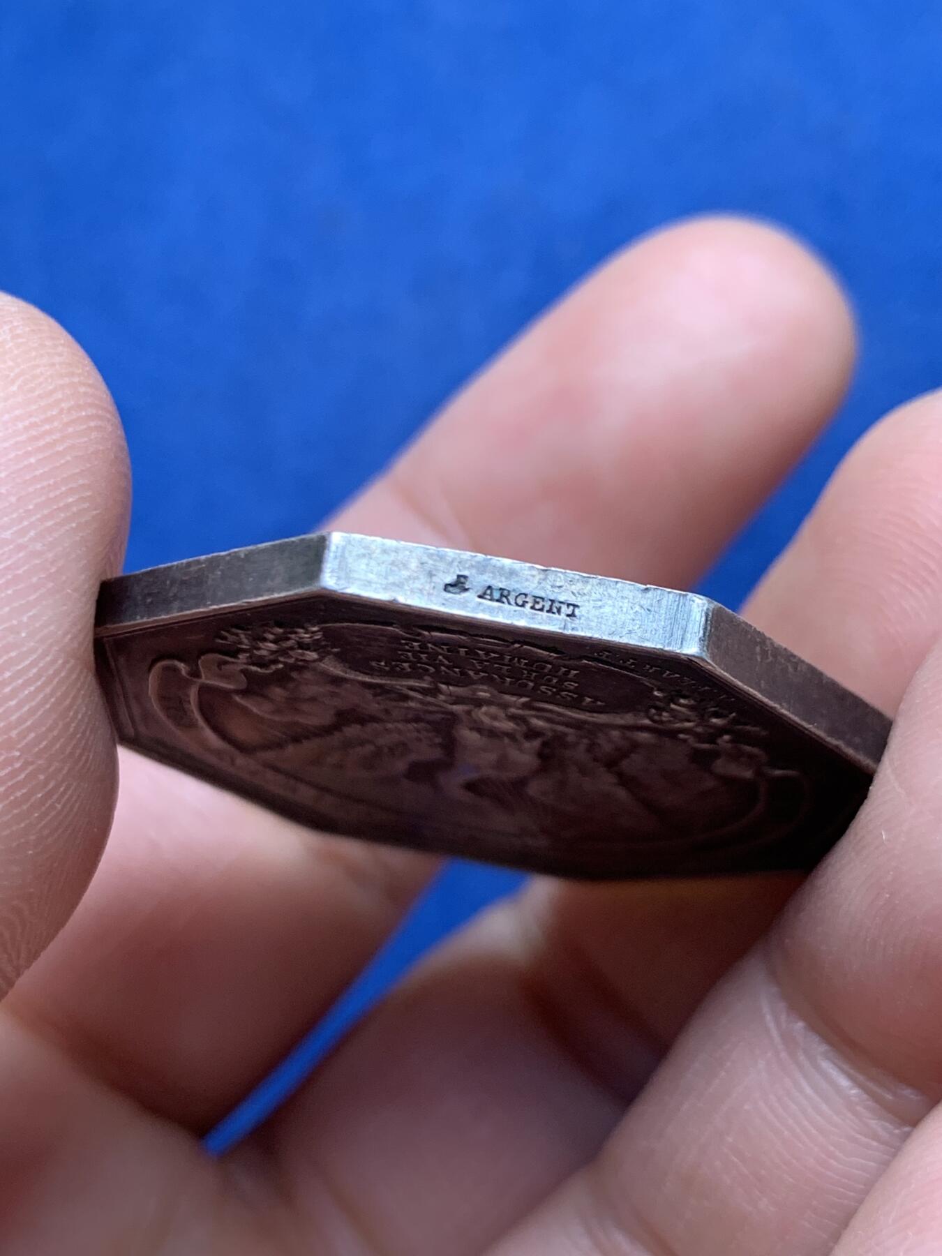 《竞宝斋》第472场 周日，周一，周二 3场连拍 （全场包邮）欢迎送拍 法国1844年菲利普一世火灾保险八角银质代币。大规格。细节好。23.1克，36mm，少见船首边铭。