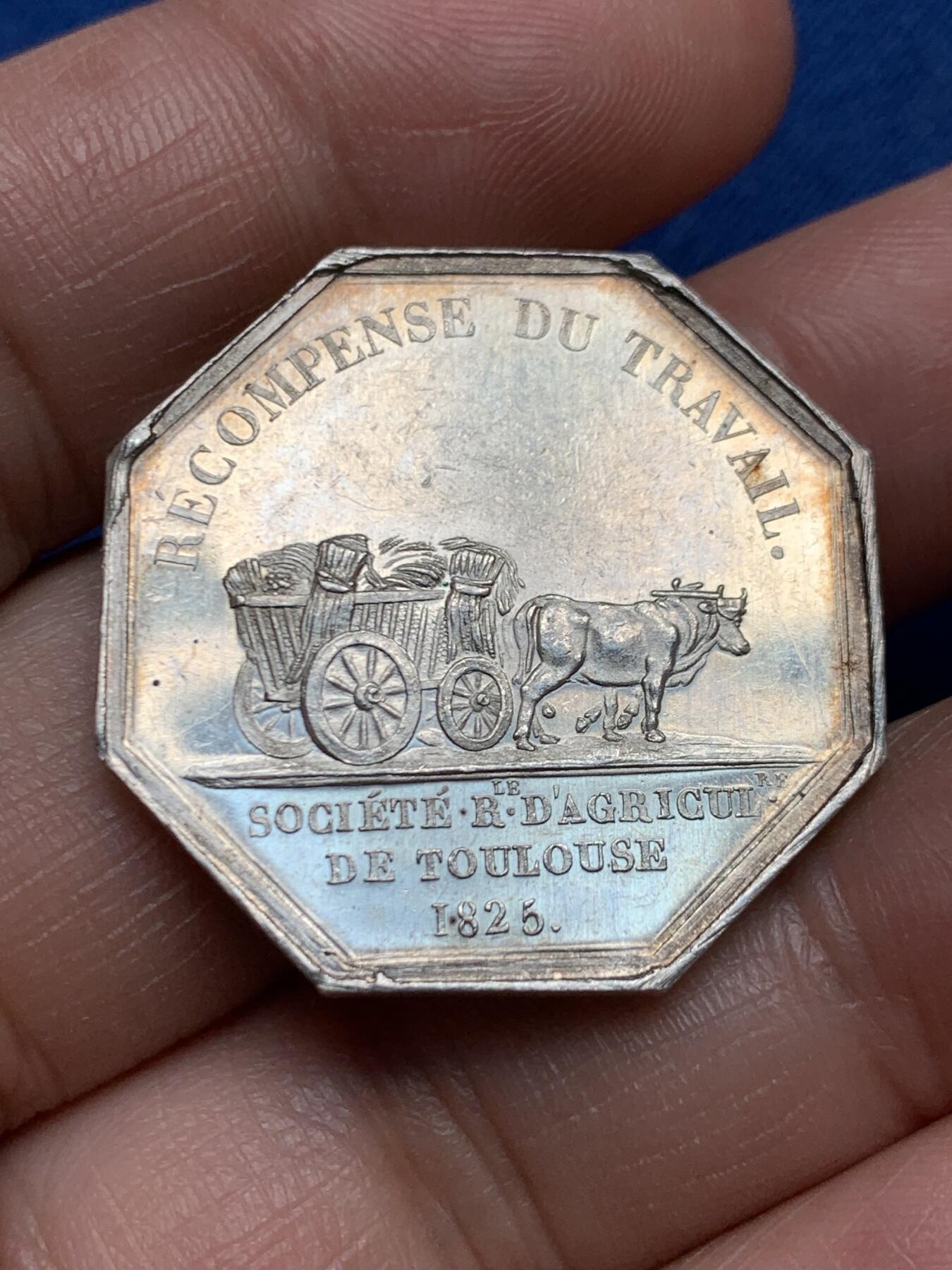 《竞宝斋》第472场 周日，周一，周二 3场连拍 （全场包邮）欢迎送拍 法国图卢兹农业协会八角银质代币，农业科学家奥利维·塞雷斯头像，13.28g，30.6mm，蜜蜂边铭