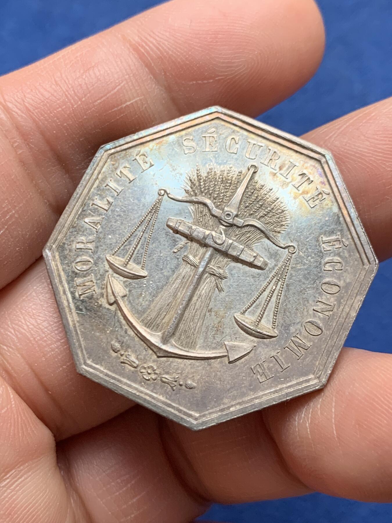 《竞宝斋》第472场 周日，周一，周二 3场连拍 （全场包邮）欢迎送拍 法国八角银质代币，波尔多火灾保险公司，19.25g，35mm，手指边铭