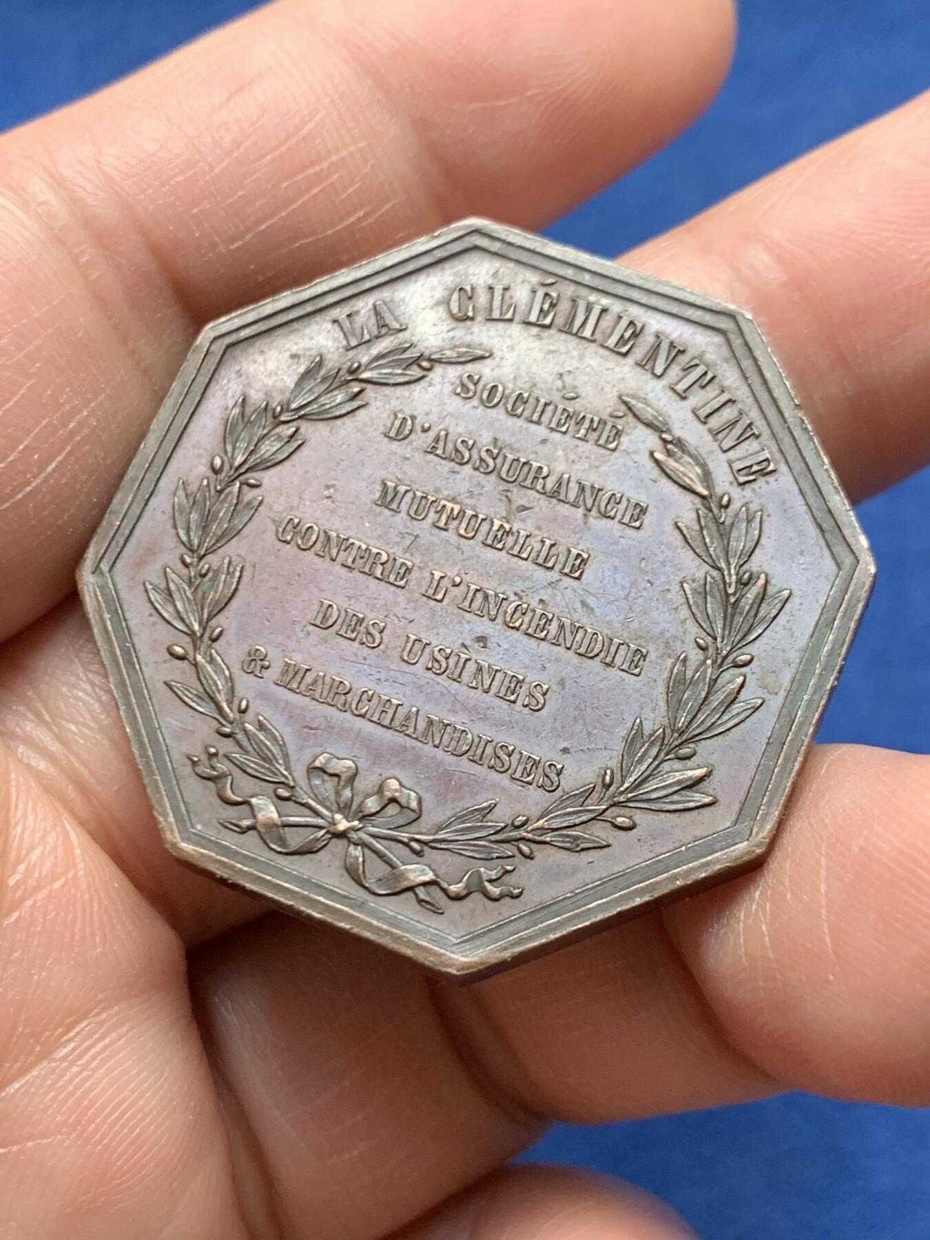 《竞宝斋》第472场 周日，周一，周二 3场连拍 （全场包邮）欢迎送拍 法国克莱门汀火灾保险公司八角铜质代币，23.33g，36.3mm，手指边铭