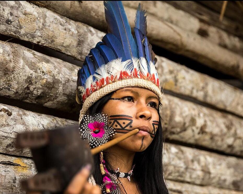 【俄甄集藏】2026年(049)03-18星期三 晚 19:30 全场包邮 巴拉圭2013年纪念以土著民族瓜拉尼命名的货币成为法定货币70周年1瓜拉尼精制大银币，原盒证，重27克，925银，发行量700枚，稀有品种