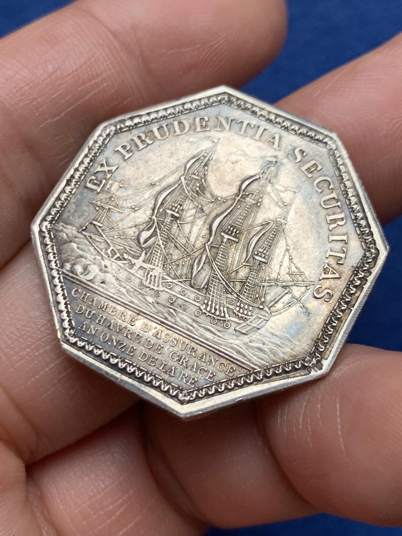 《竞宝斋》第472场 周日，周一，周二 3场连拍 （全场包邮）欢迎送拍 法国八角银质代币，勒阿弗尔海上保险公司，15.04g，33.1mm，早期无边铭