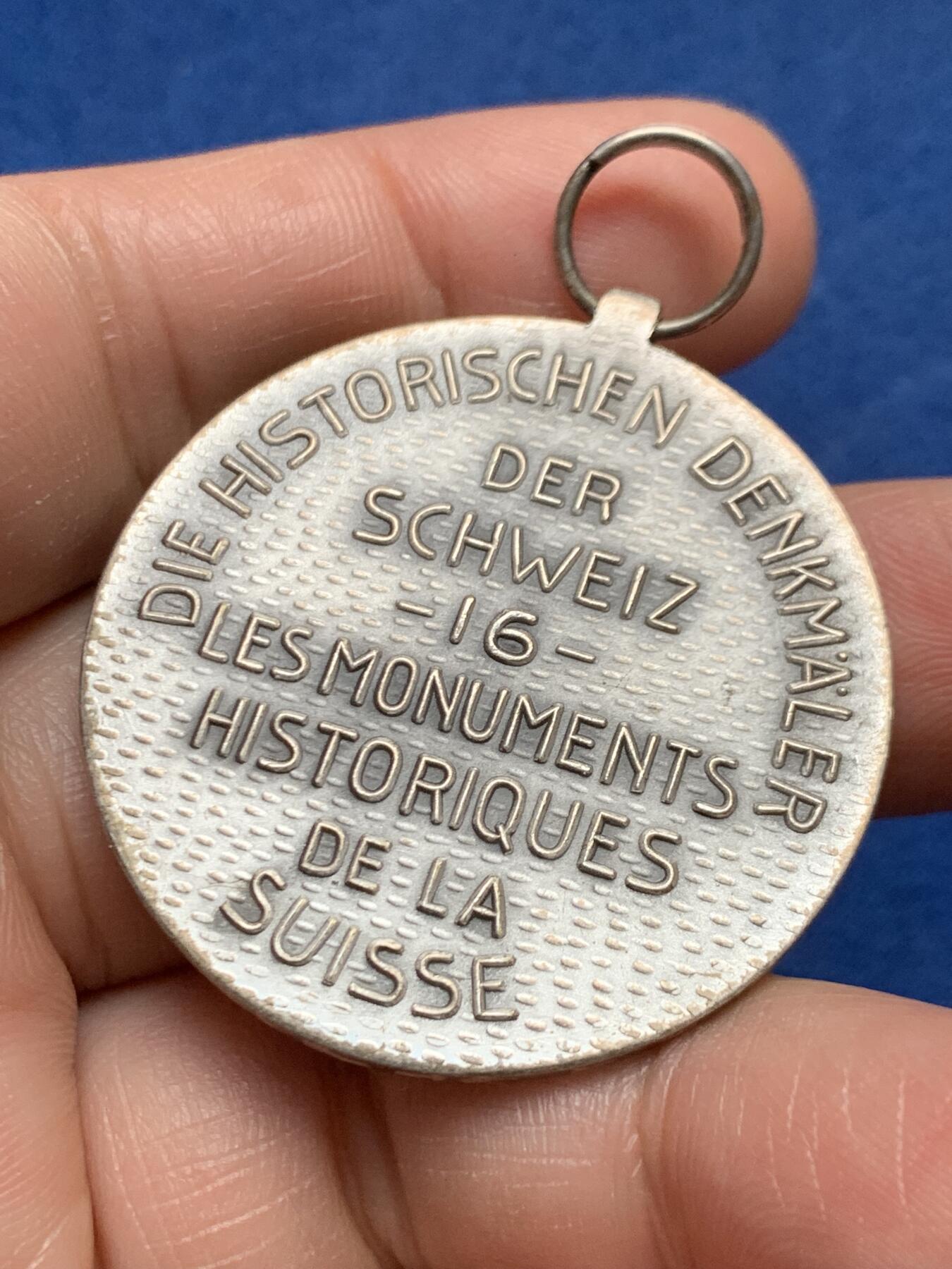 《竞宝斋》第472场 周日，周一，周二 3场连拍 （全场包邮）欢迎送拍 瑞士“游骑兵（Les Rangiers）”一战纪念碑纪念章，属于瑞士历史古迹系列（第16号），由雕刻师 DEKA 制作。29.5克，39.7mm。