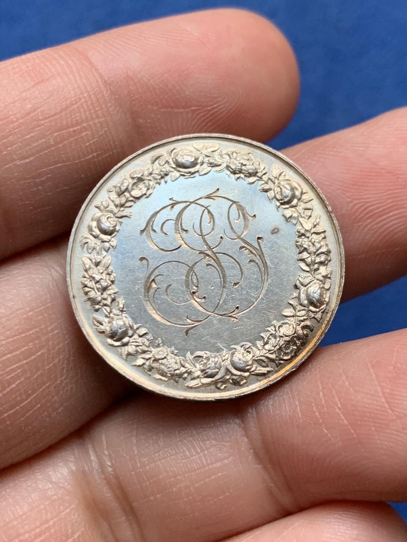 《竞宝斋》第472场 周日，周一，周二 3场连拍 （全场包邮）欢迎送拍 法国婚姻与爱情纪念银章，9.93g，27mm，丰饶角边铭