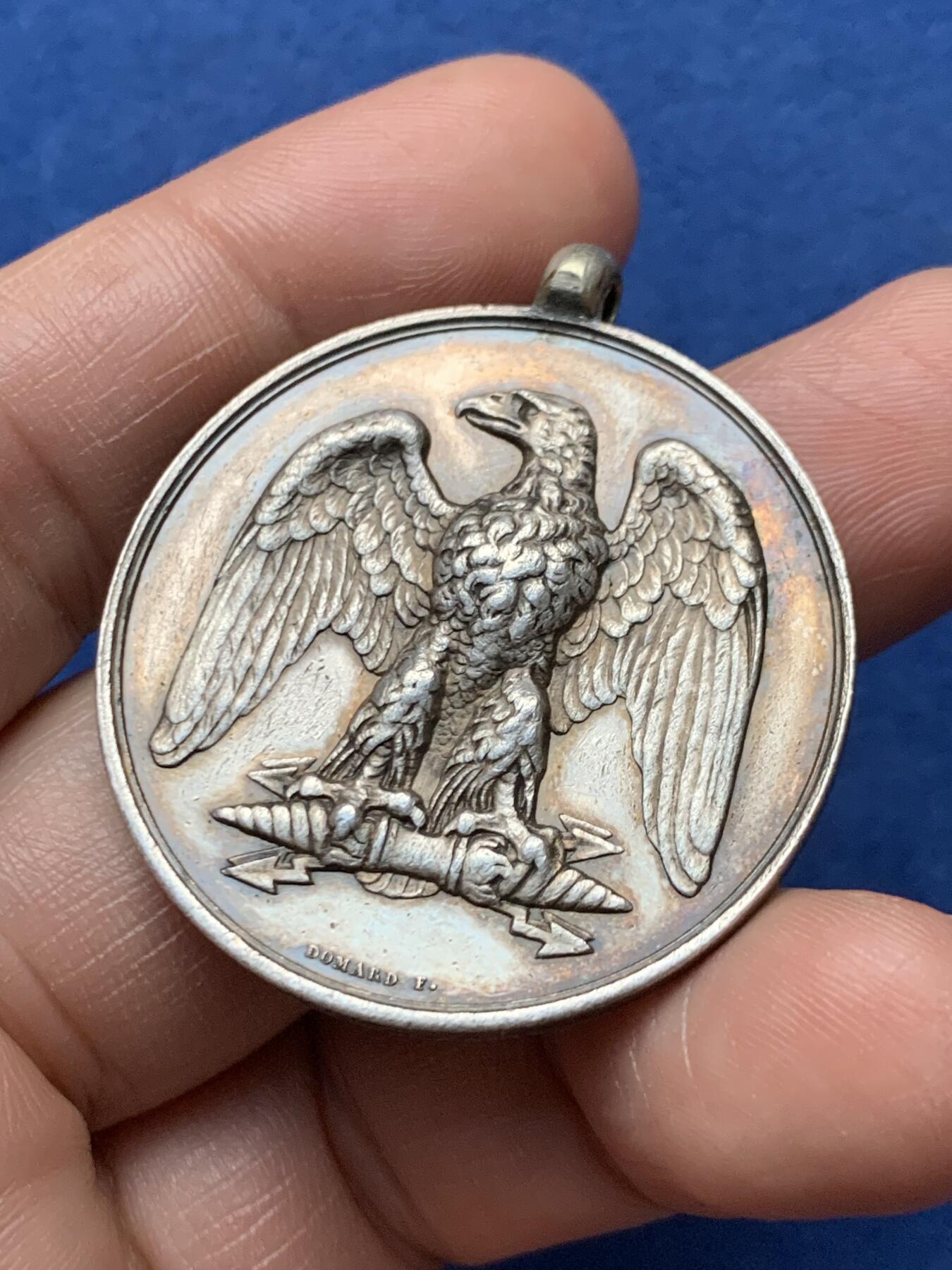 《竞宝斋》第472场 周日，周一，周二 3场连拍 （全场包邮）欢迎送拍 法国雄鹰火灾保险公司银章，23.96g，38mm，手指边铭