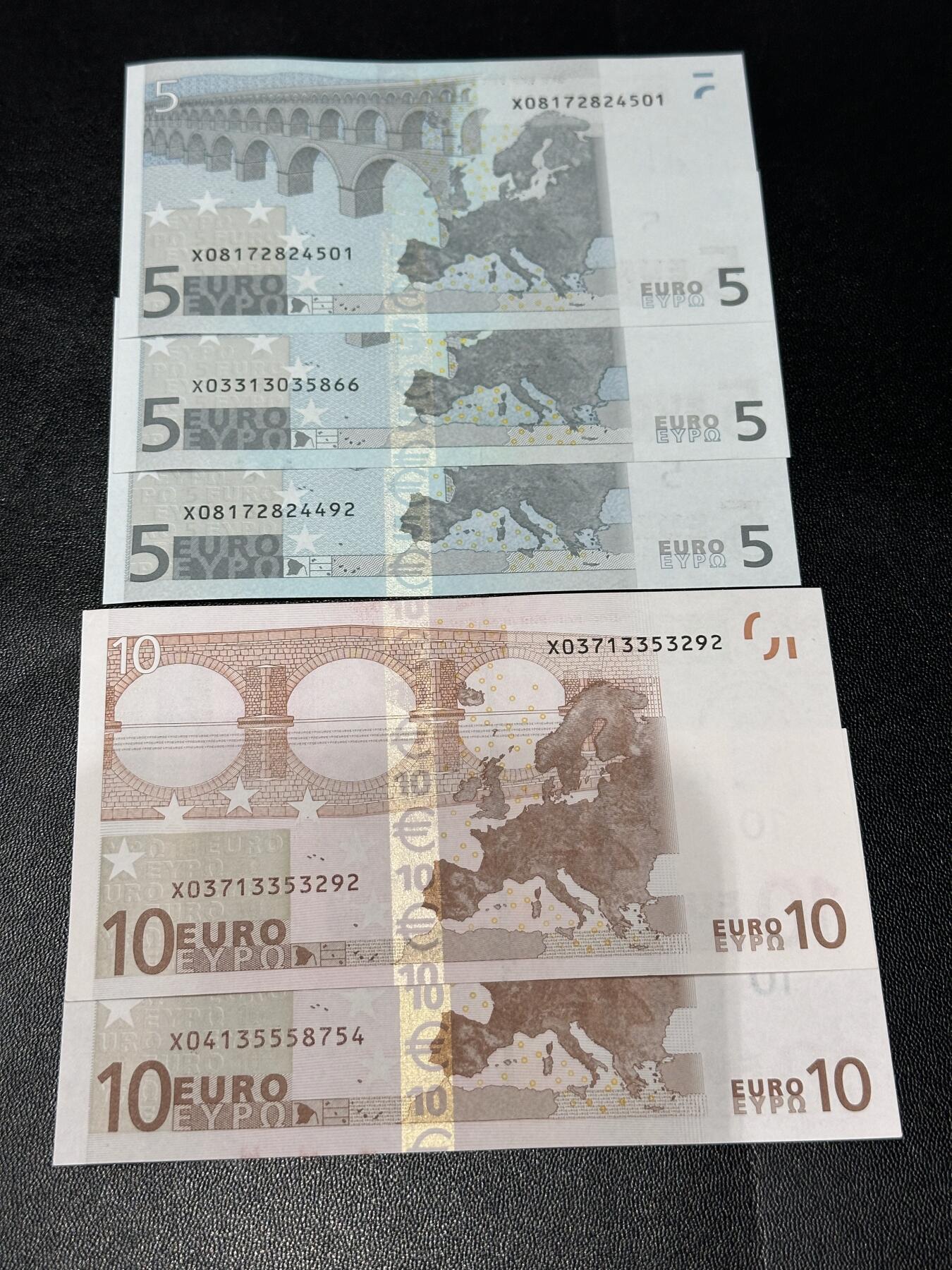 《外钞收藏家》第六百一十九期（精品场）（长期征集拍品、欢迎藏友们联系合作） 德国版一签 5和10欧元 五张一起 10欧元UNC-/5欧元全新