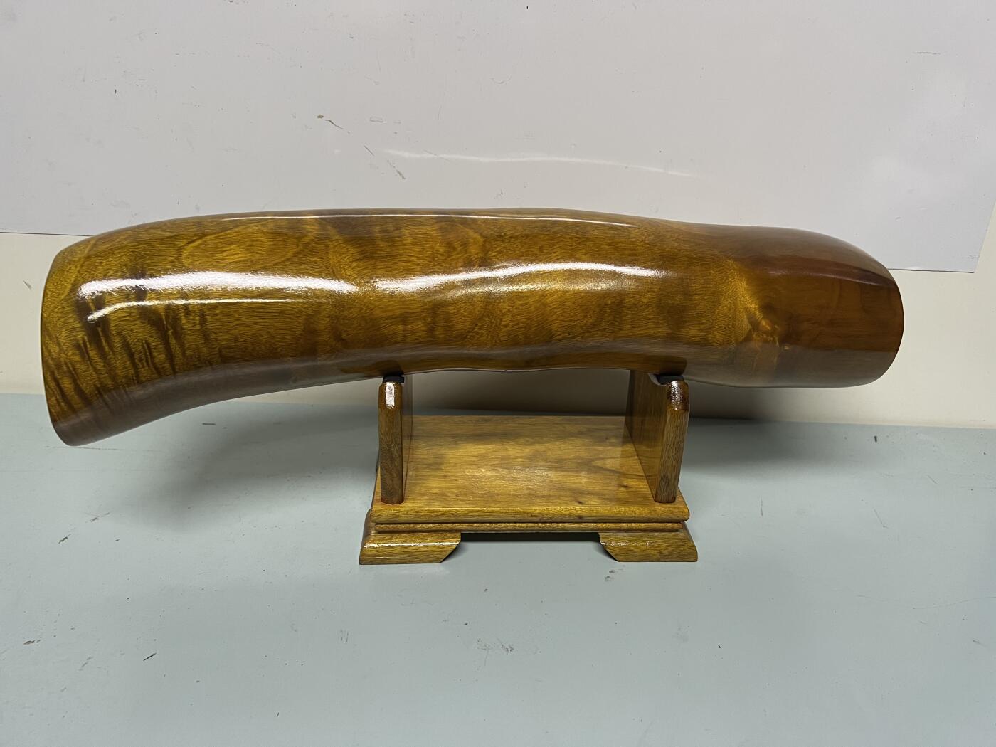 零元拍：前一阵送出去加工好的一根横财，太漂亮了，配了底座，尺寸：42.5/9.5/