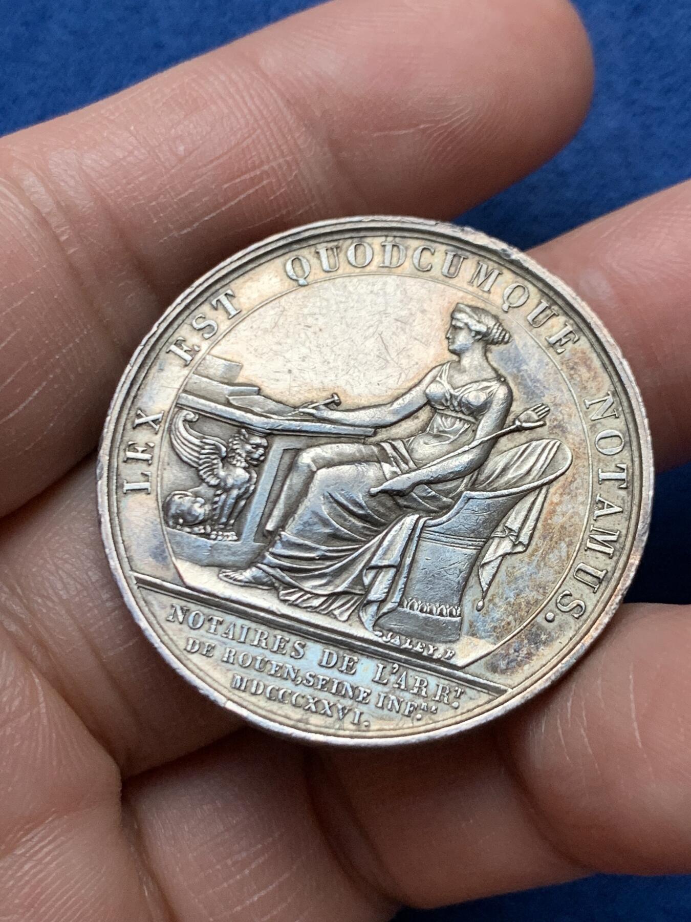 《竞宝斋》第472场 周日，周一，周二 3场连拍 （全场包邮）欢迎送拍 法国查理十世头像鲁昂公证人银质代币，16.7g，35mm，早期无边铭