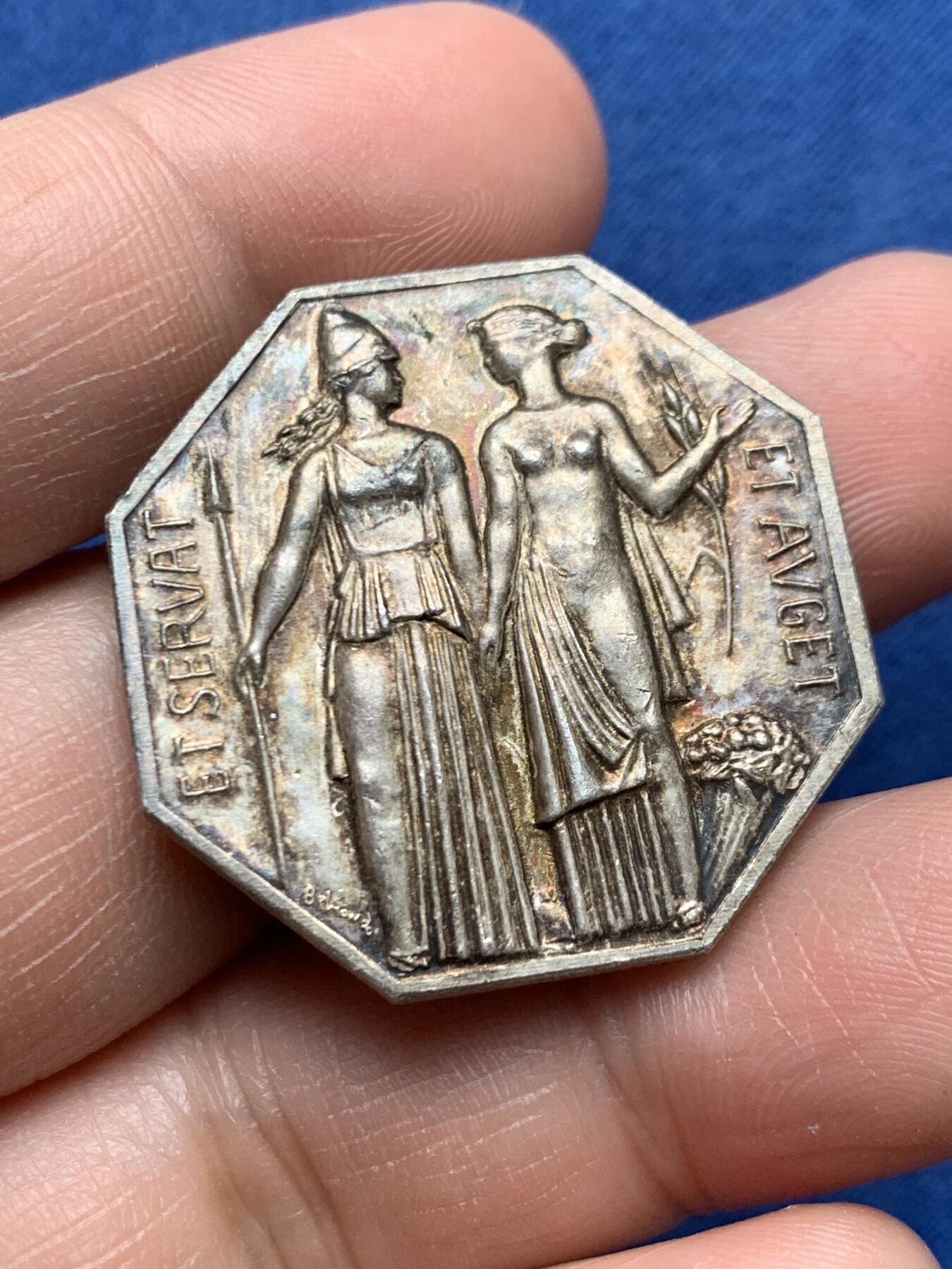 《竞宝斋》第472场 周日，周一，周二 3场连拍 （全场包邮）欢迎送拍 法国八角银质代币，昂热市股票证券交易所，21.66g，32.2mm，丰饶角1边铭，含银95%